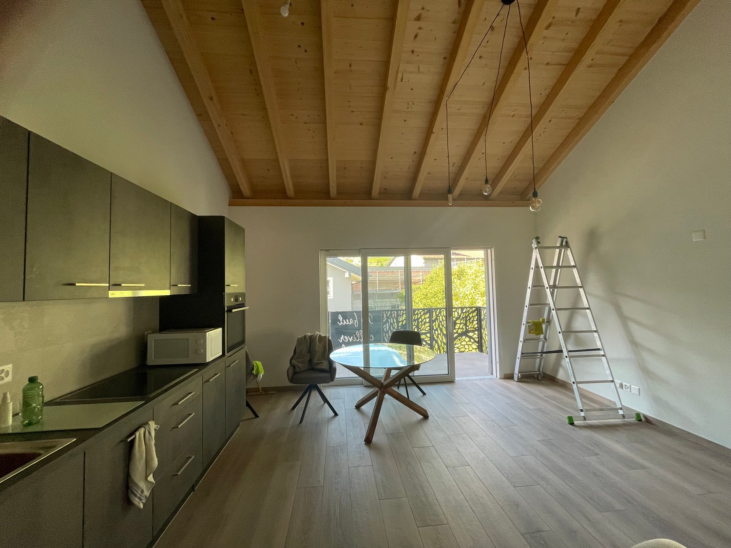 SUPERBE 3.5P NEUF AVEC BALCON ET PARC INTERIEUR COMPRIS- SITUATION IDÉALE À ARDON - Bild 5