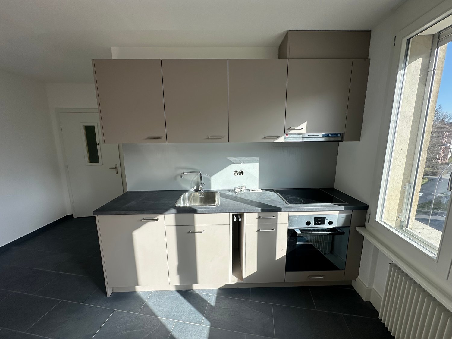 Erstbezug nach Renovierung: Helle 1.5 Zimmerwohnung im Liebefeld - Bild 3