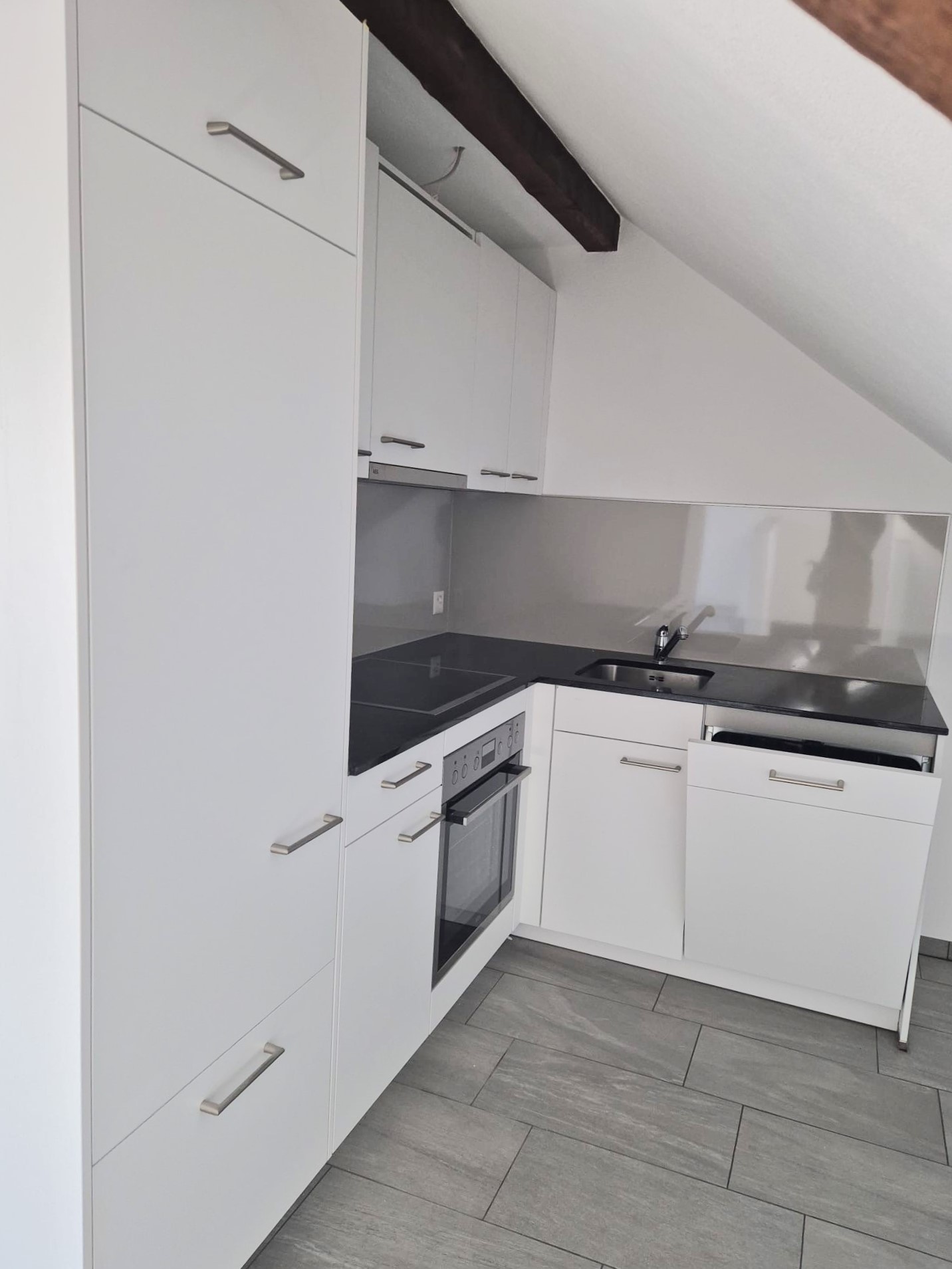 wunderschöne Dachwohnung mit Balkon - Küche 2