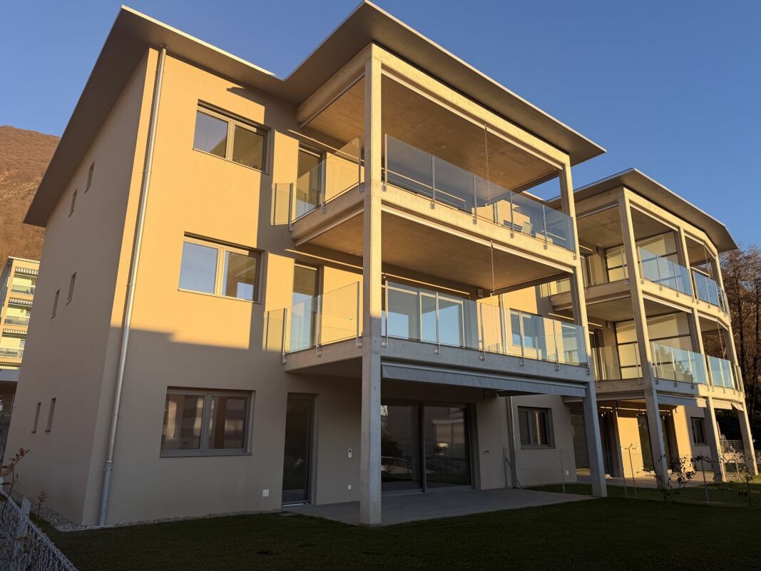 PREGASSONA · ELEGANTE 2½ LOCALI  CON TERRAZZA COPERTA E GIARDINO - Bild 1