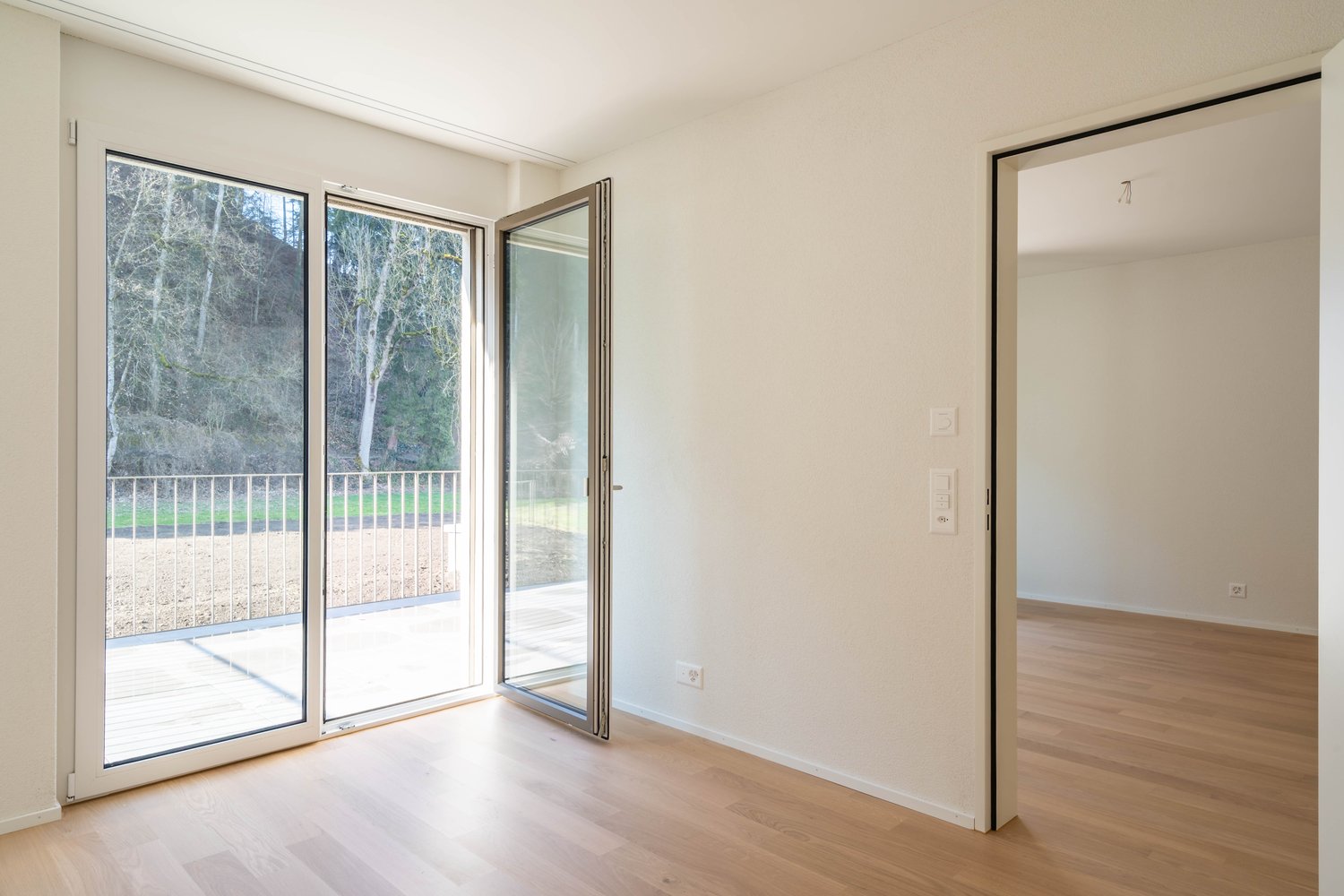 Moderne 2.5-Zimmerwohnung mit 18m2 Balkon - Bild 6