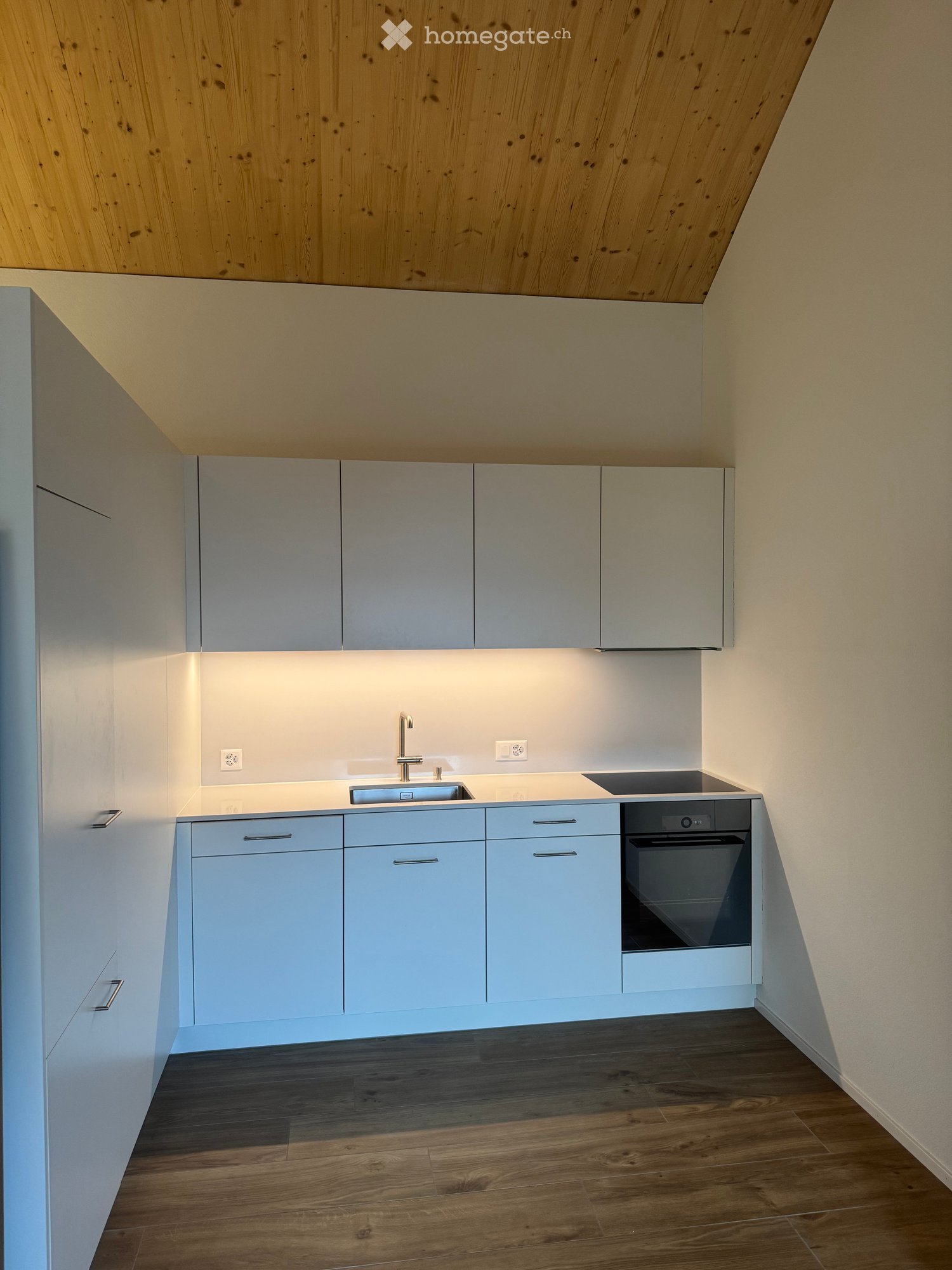 Moderne 2.5-Zimmer-Dachwohnung mit Bergblick in Trübbach - Bild 3