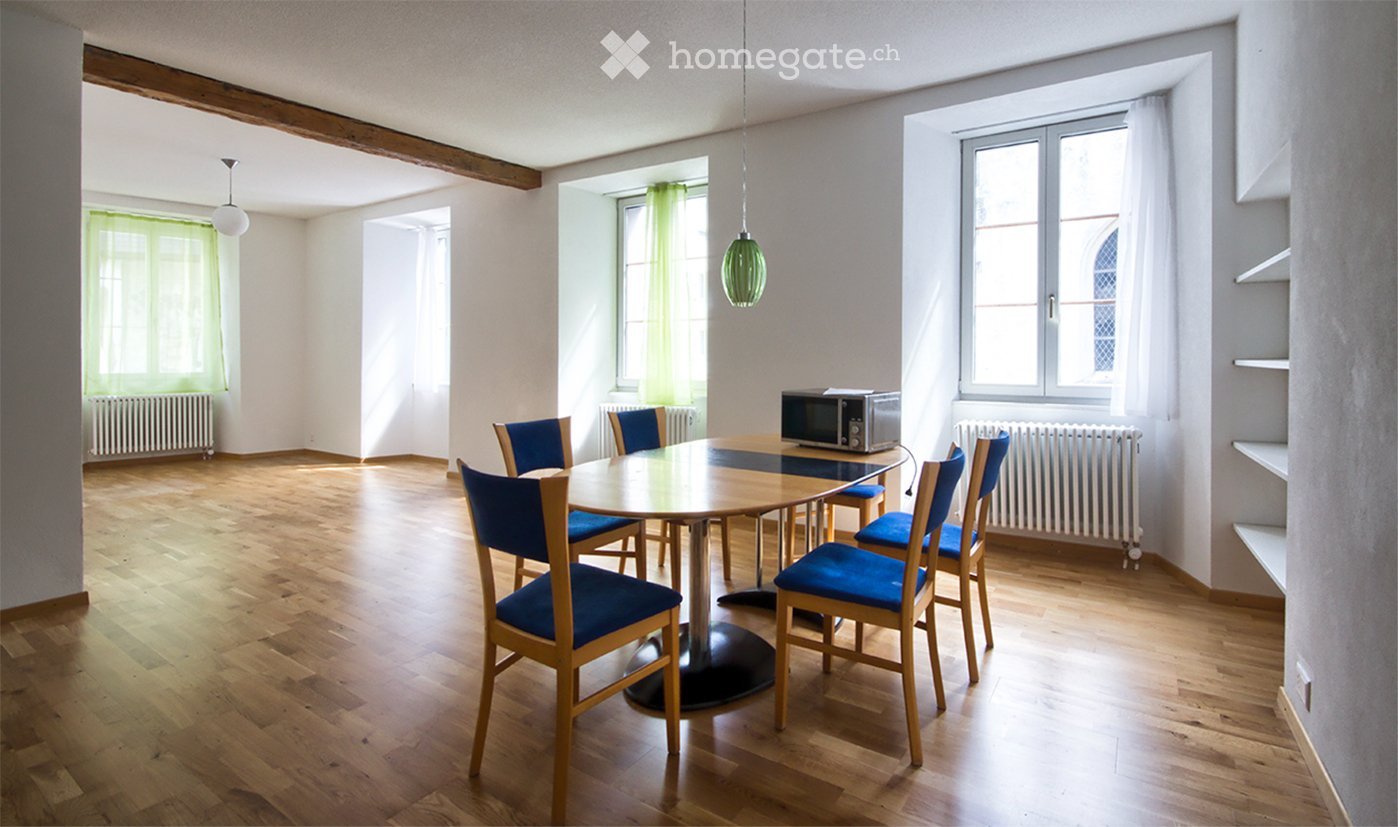 Grosse, helle 2 1/2 ZW im Zentrum von Leuk inkl. PP + NK - Bild 1