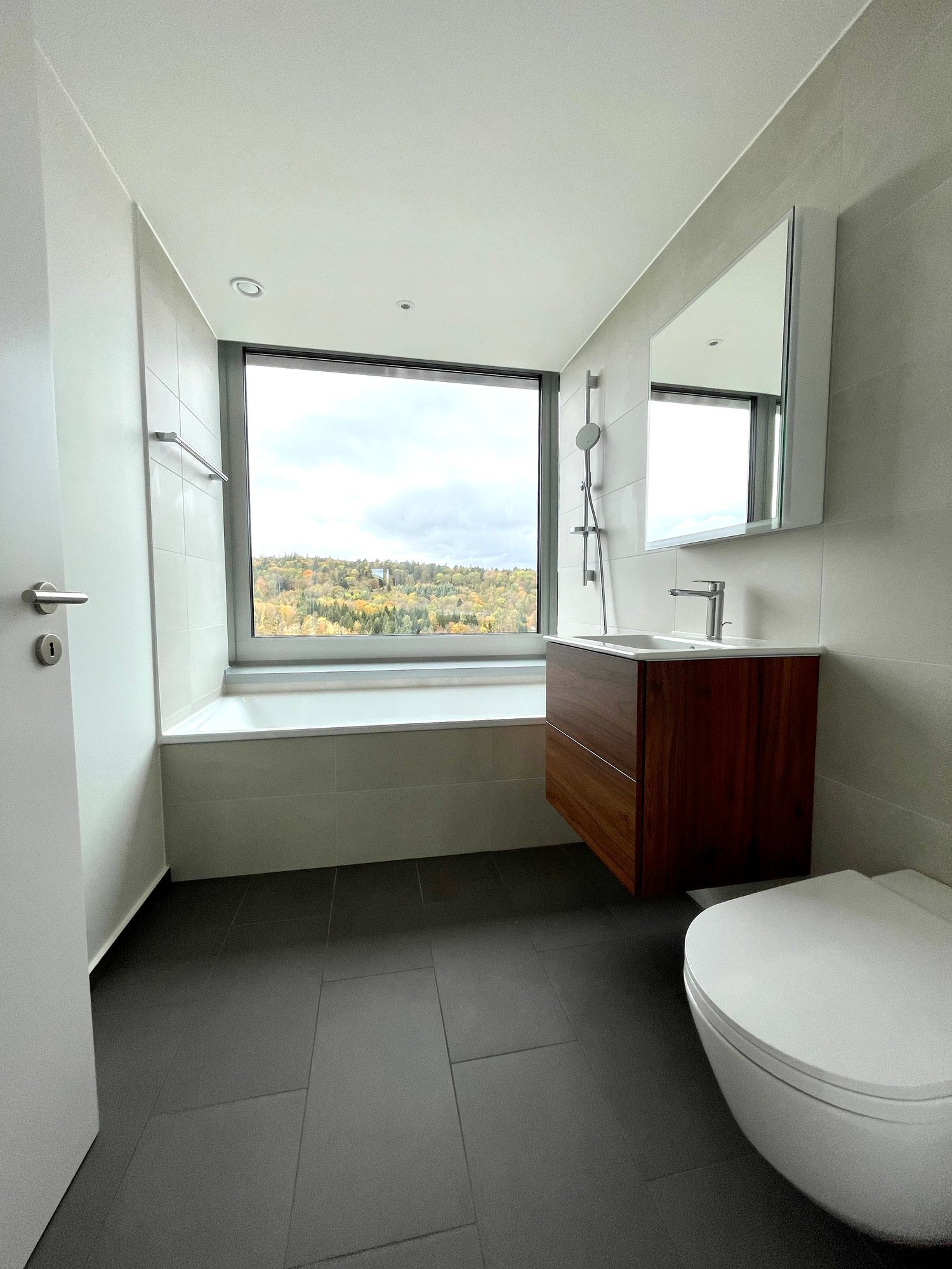 Exklusive 5.5-Zimmer-Wohnung mit spektakulärer Aussicht in Neuhausen am Rheinfall - Bild 9