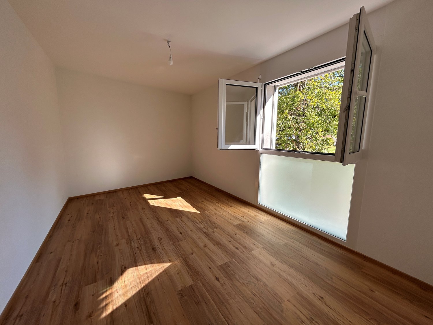 Appartement neuf de 4,5 pces au rez avec terrasse et jardin privatif - Bild 7