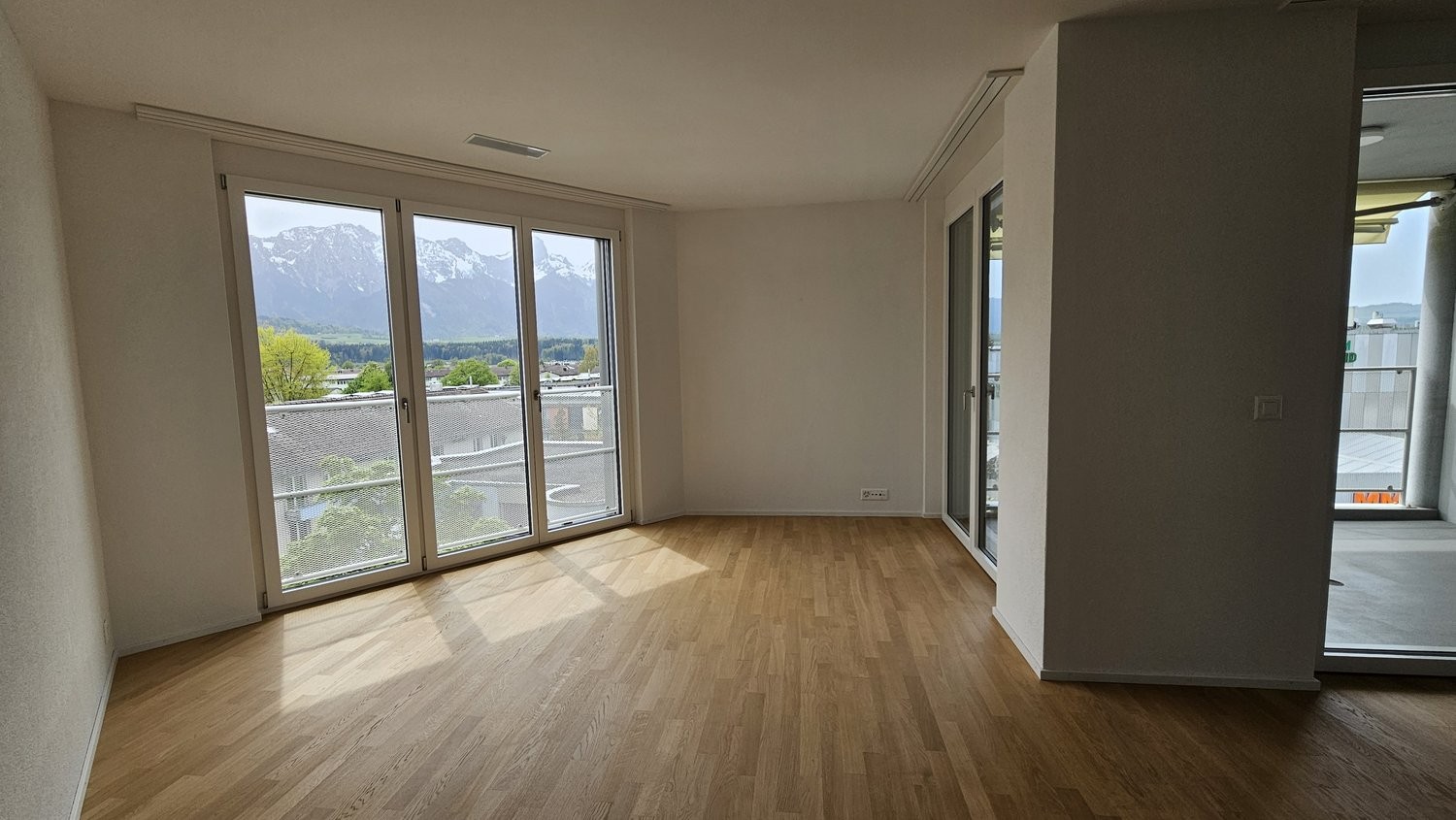 Wohnkomfort und Aussicht der Extraklasse - 20240430_143013