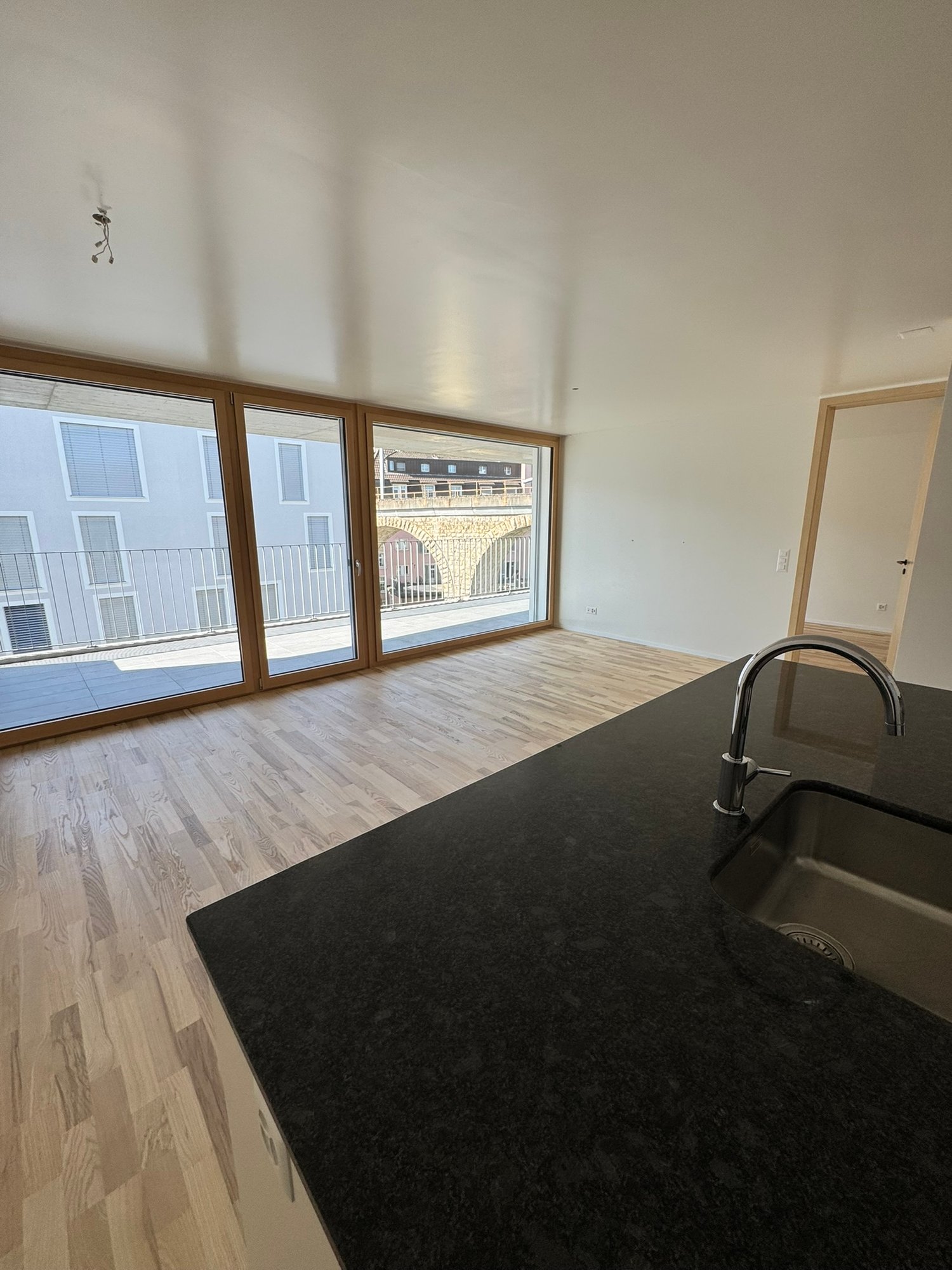 Moderne 3.5-Zimmer-Wohnung mit Balkon in Grenchen - Bild 1