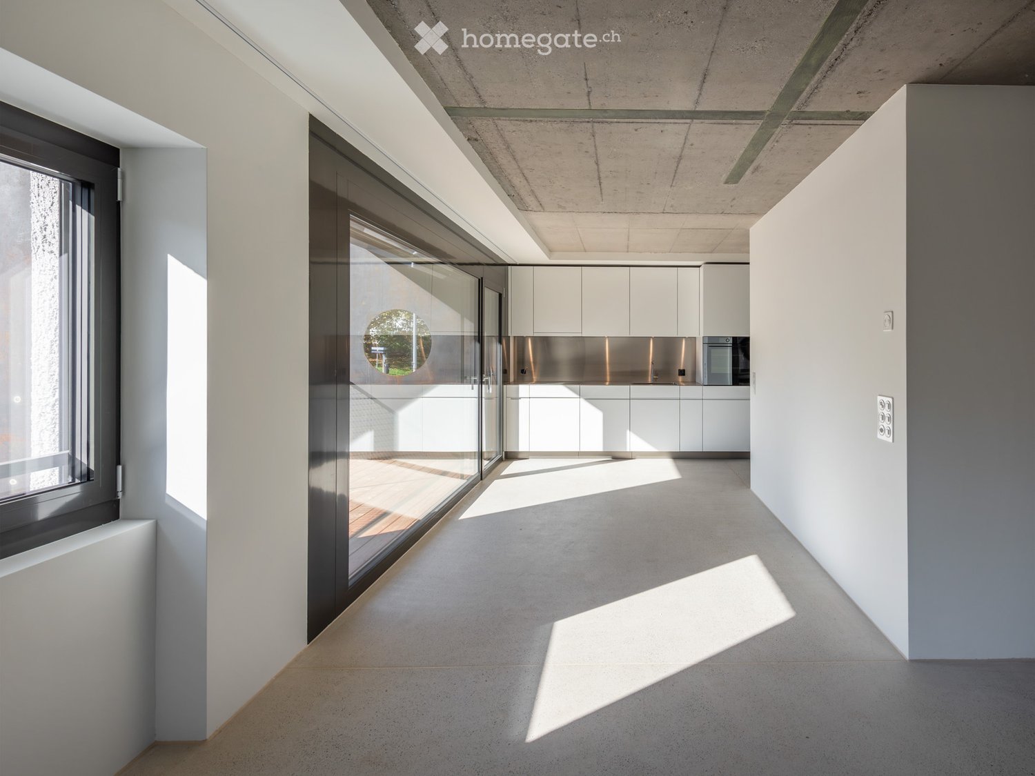 Loft-Charakter: Helle 2-Zimmer-Wohnung in Adliswil nahe Bahnhof Sihlau - Bild 2