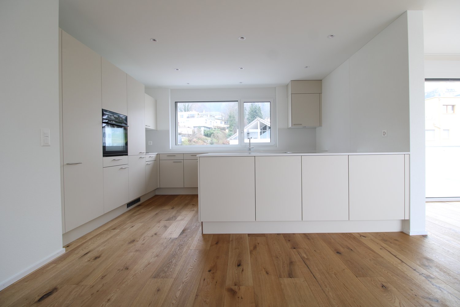 Moderne Attikawohnung mit grosszügigen Terrasse - Bild 4