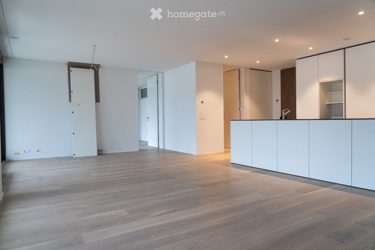 Erstbezug: Hochwertige 3.5-Zi-Wohnung, ca. 100 qm, Seesicht, Terrasse + 2 TG-Plätze, E-Ladestation - Bild 2