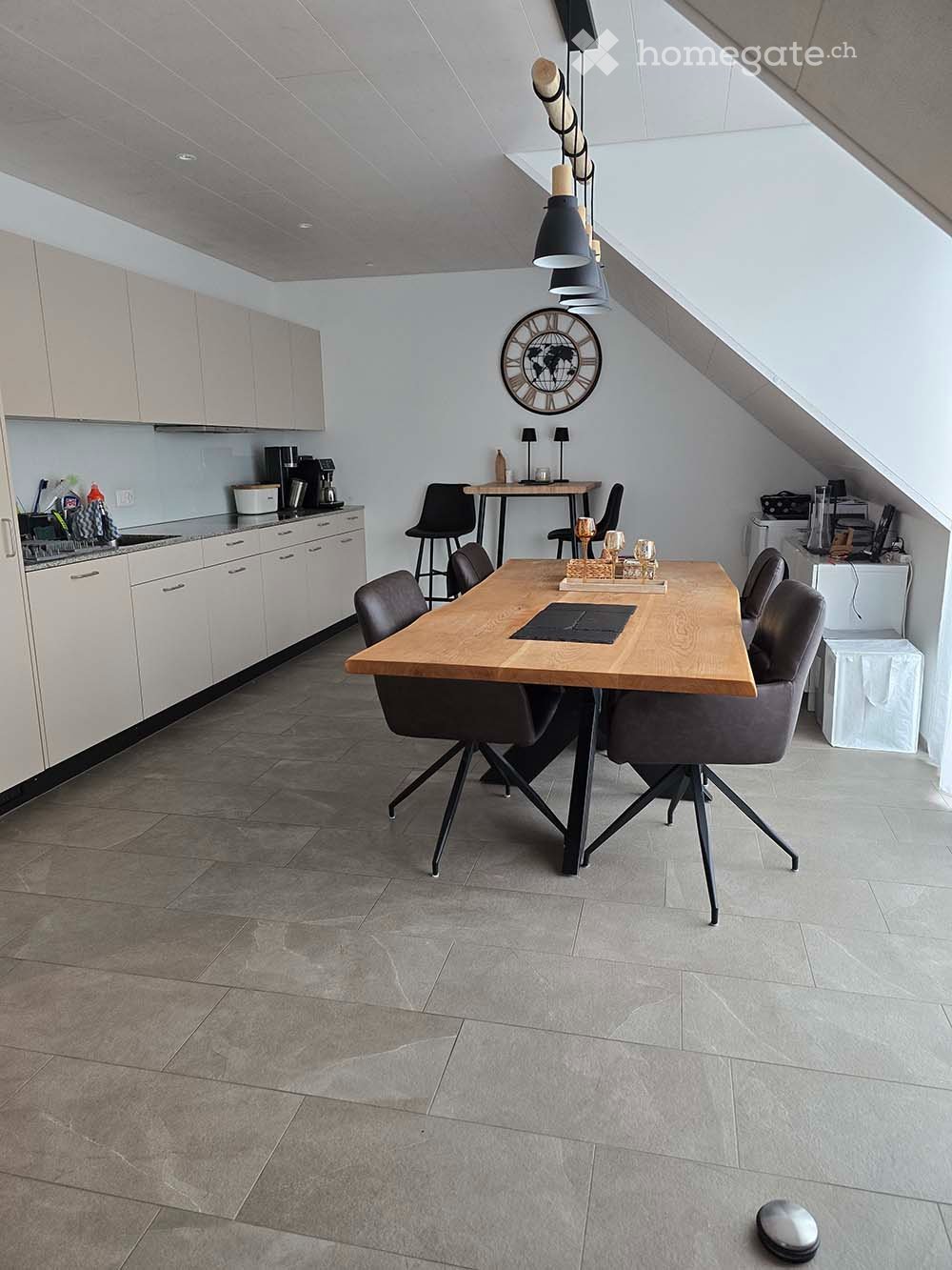 4.5-Zi.-Dach-Whg. mit Terrasse inkl. NK + 2 PP / Fr. 2410.00 - Bild 1