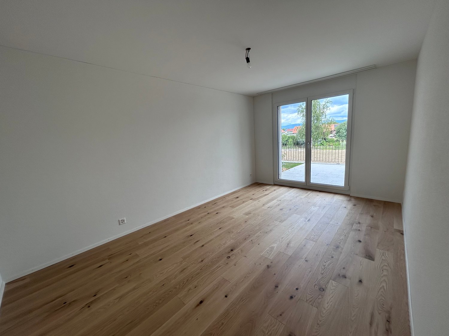 Moderne 3.5-Zimmer-Wohnung mit Blick ins Grüne - Bild 8