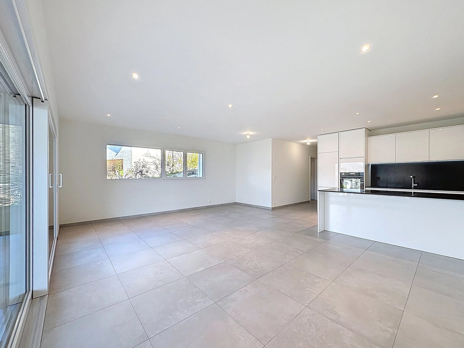 Vaste 3.5 pièces avec terrasse et jardin - Bild 2