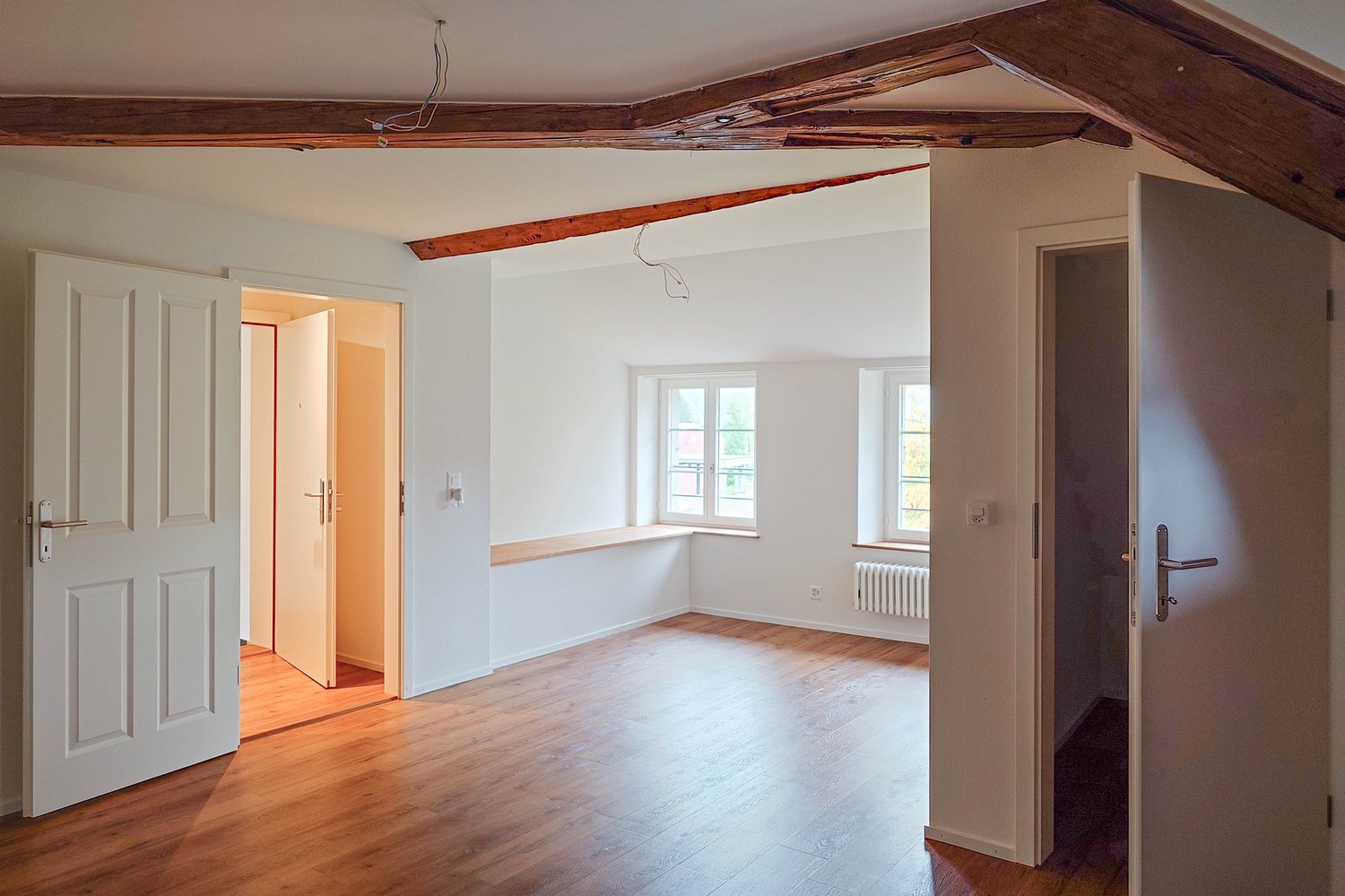 Neuwertige 7.5-Zi. Wohnung mit Blick ins Grüne - Bild 12