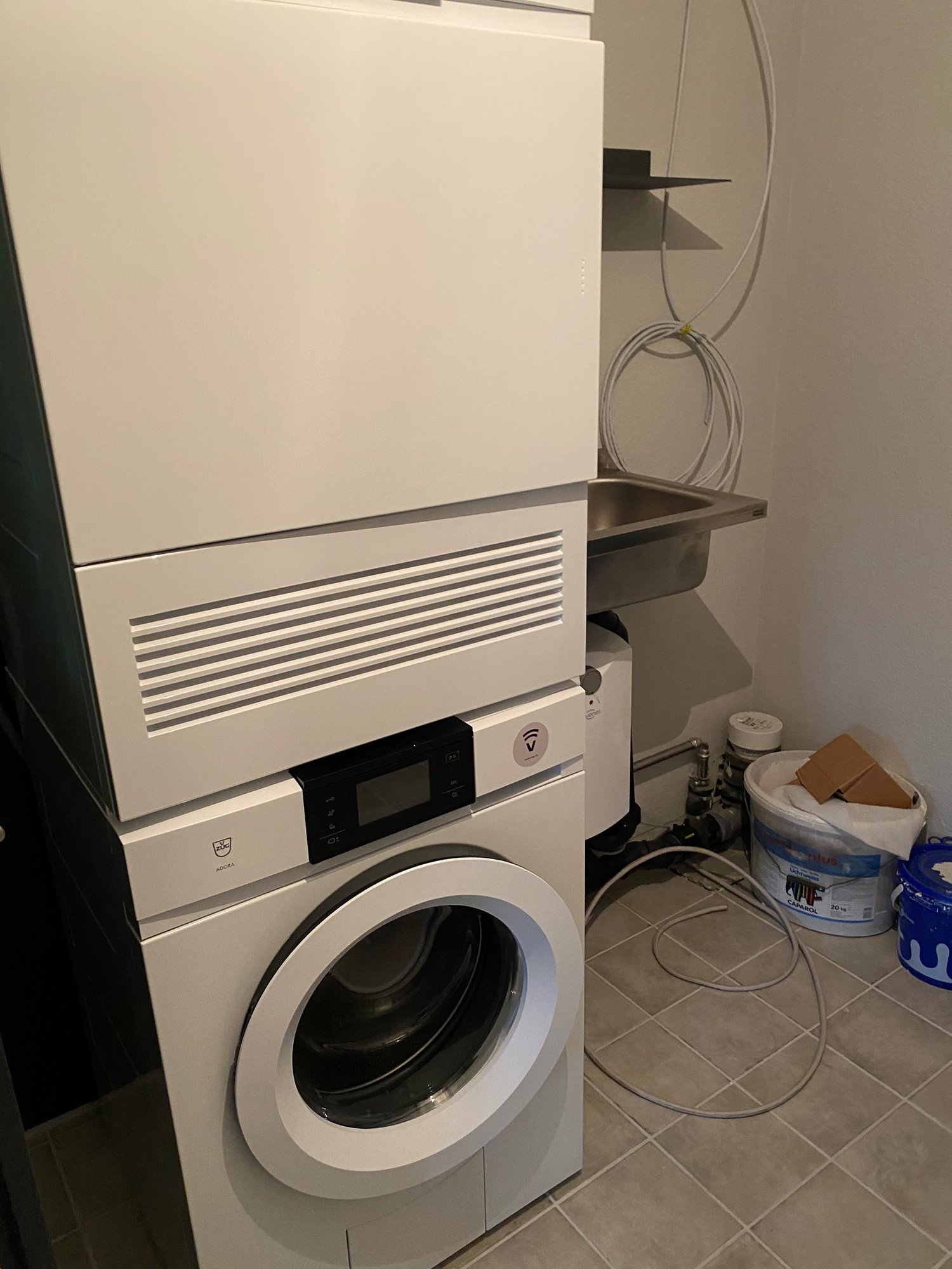 Modernes möbliertes Apartment an zentraler Lage in Kriens - Waschmaschine + Tumbler