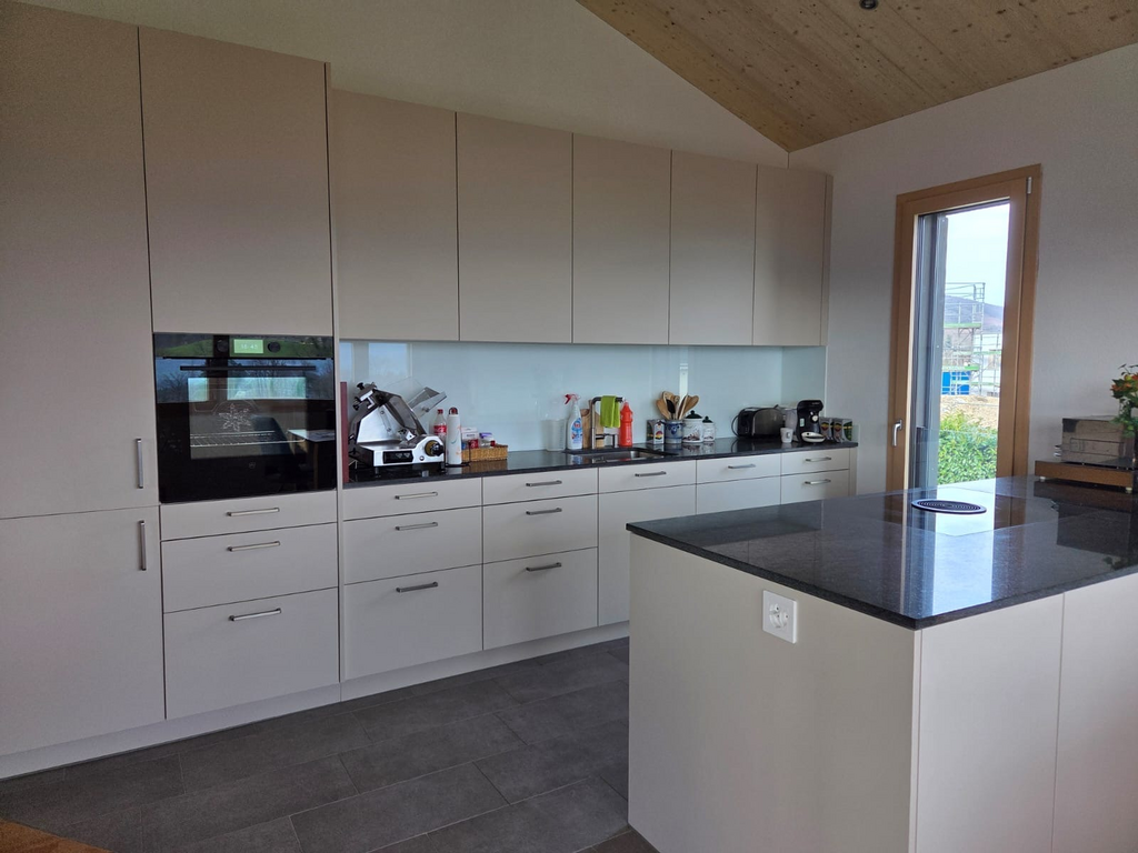 Moderne 4-Zimmer-Dachwohnung mit traumhafter Aussicht - 97b99f33-274c-4acb-a48c-db0d6cf314fb.JPG