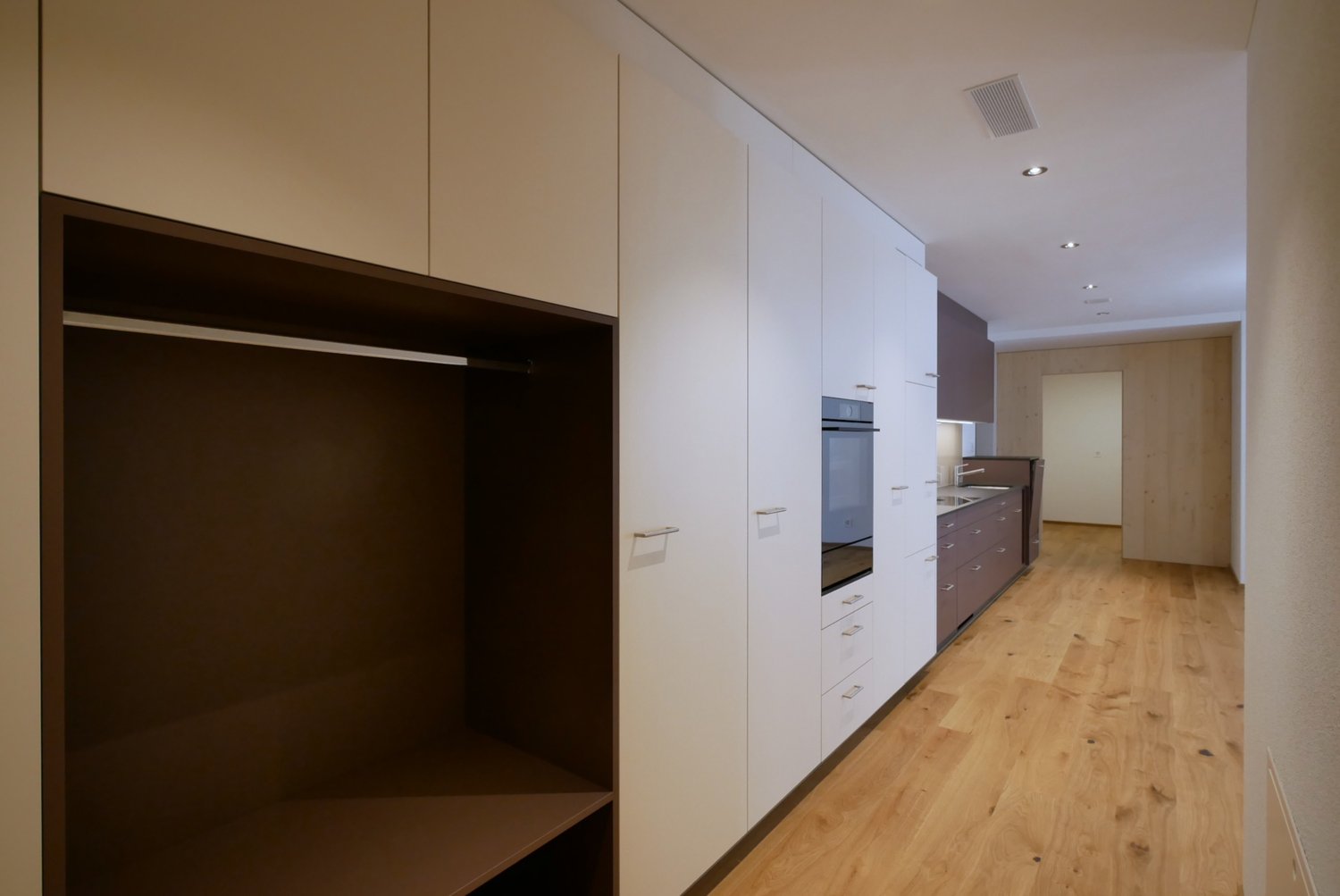 Neubau an zentraler Lage - Eingangsbereich mit Garderobe