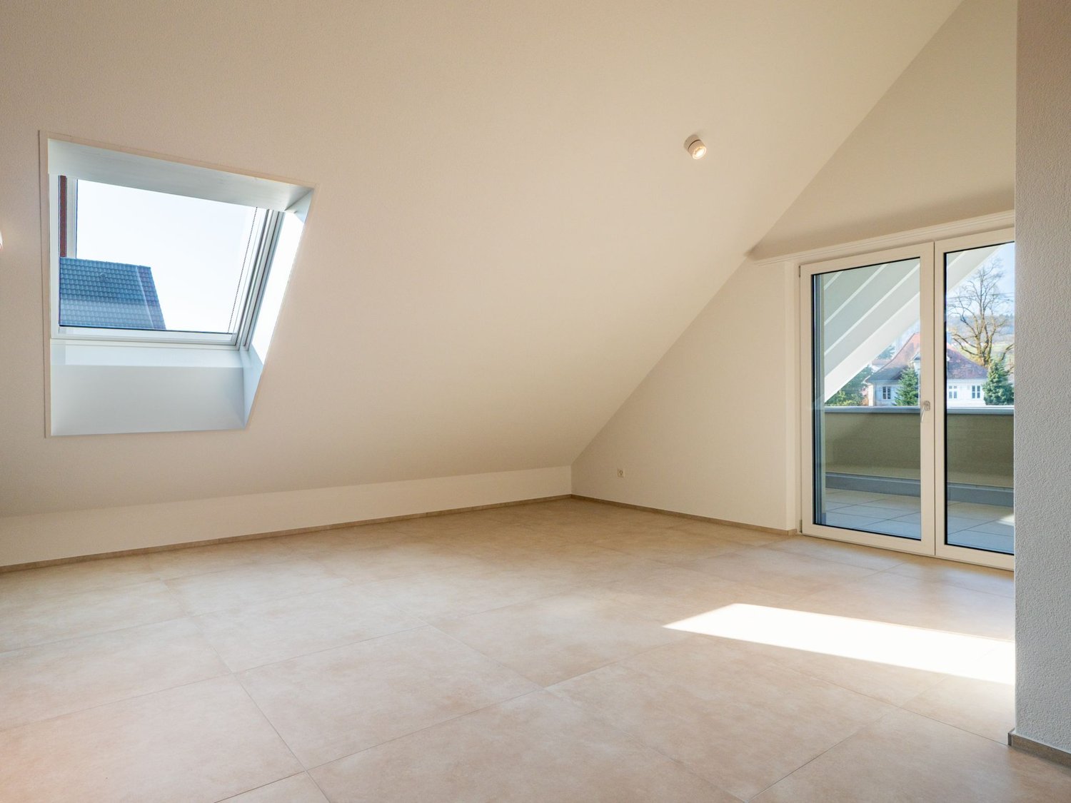 NEUBAU ERSTBEZUG: Einzigartiges Wohnen an ruhiger Lage - Bild 4