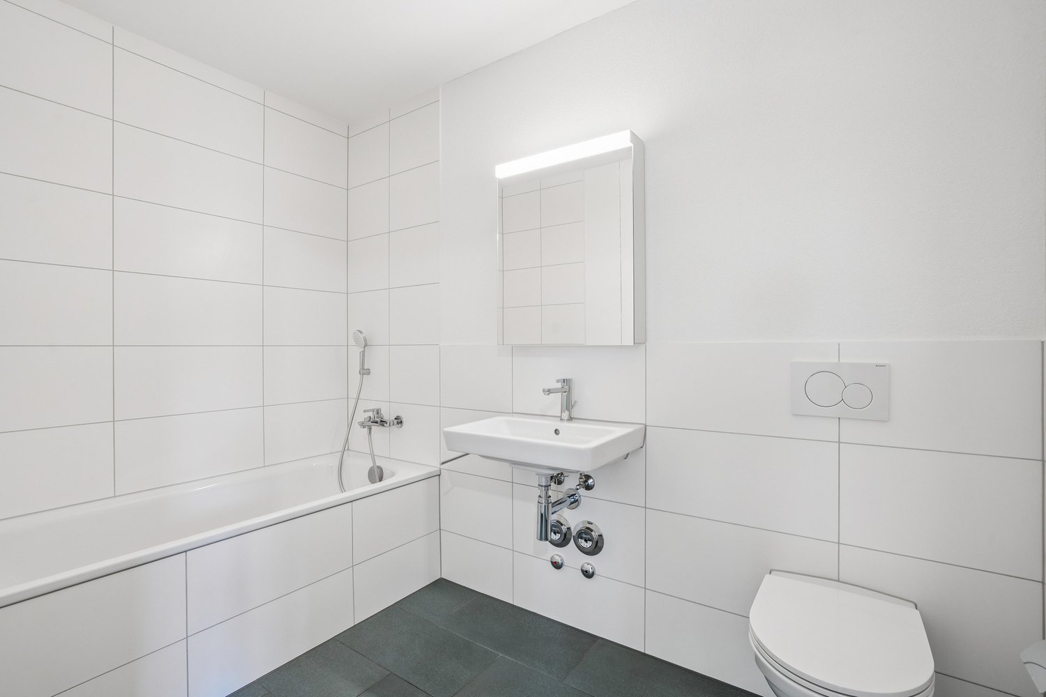 Modern - mit Sitzplatz und Loggia - Neubau - Bild 3