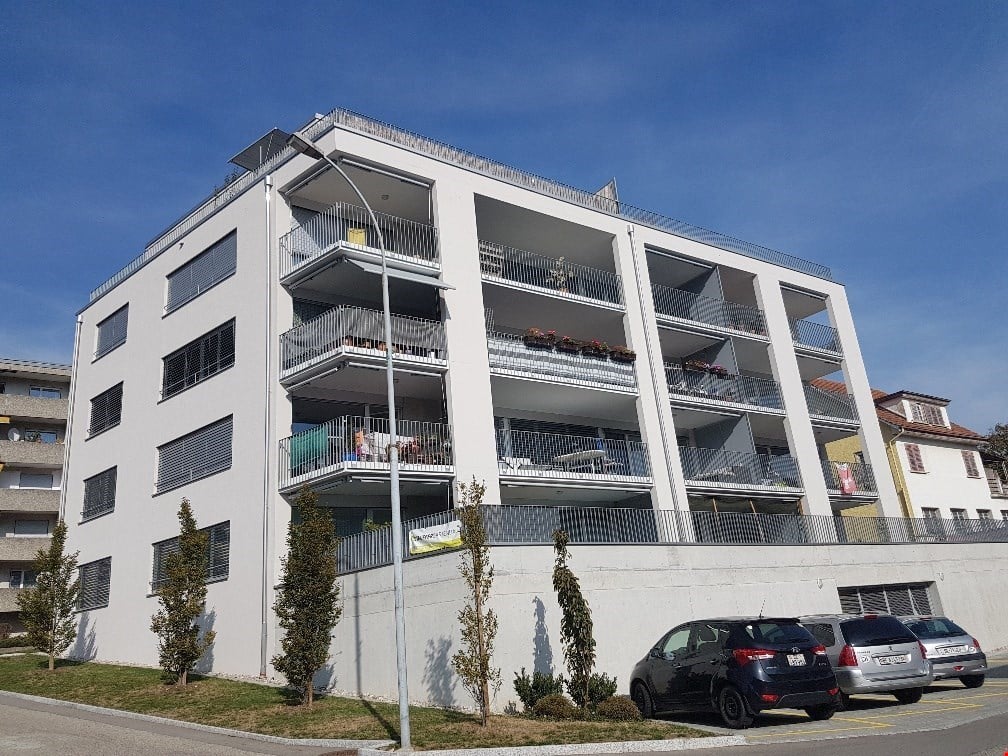 Moderne und helle 3.5-Zimmerwohnung mit grossem Balkon in Pieterlen - Bild 8