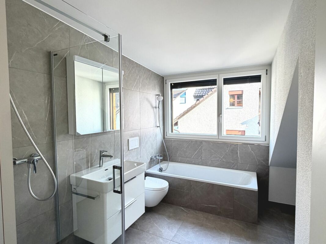 frisch fertiggestellte Dachwohnung mit Wohlfühlcharakter - Bild 5