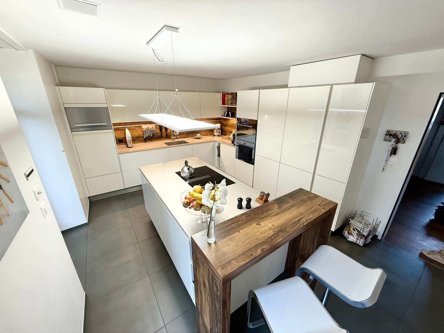 Wohnen wie im Einfamilienhaus auf zwei Ebenen und grosser Terrasse - Bild 2