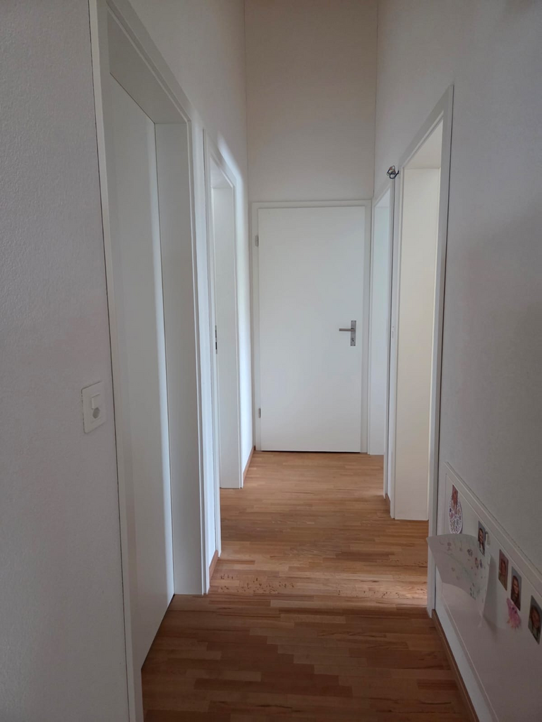 Moderne 4-Zimmer-Dachwohnung mit traumhafter Aussicht - 40a382e8-3809-433d-8201-3d9cfea4a678.JPG