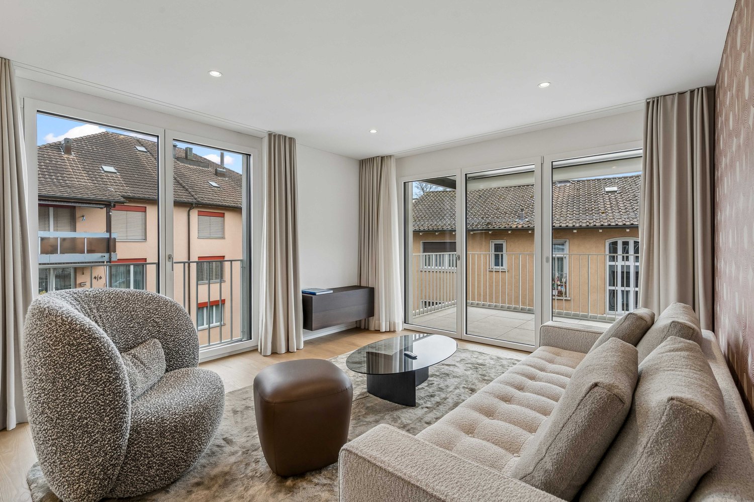 Moderne Neubauwohnung - 4.5-Zimmerwohnung mit Balkon & Wintergarten - Bild 4