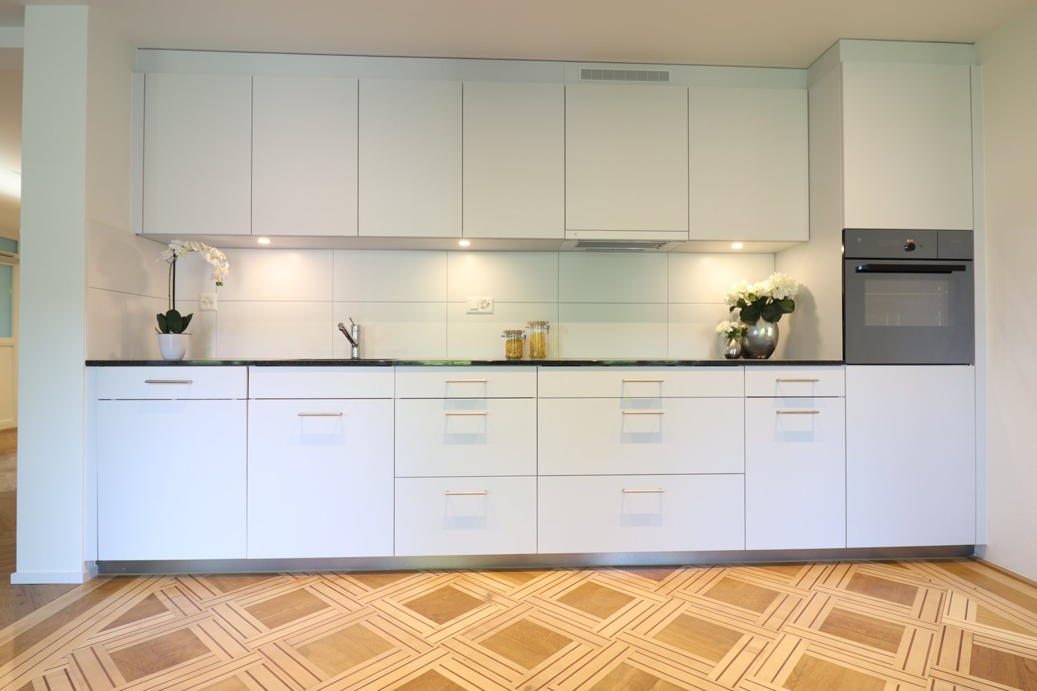 Neuwertige 7.5-Zi. Wohnung mit Blick ins Grüne - Bild 1