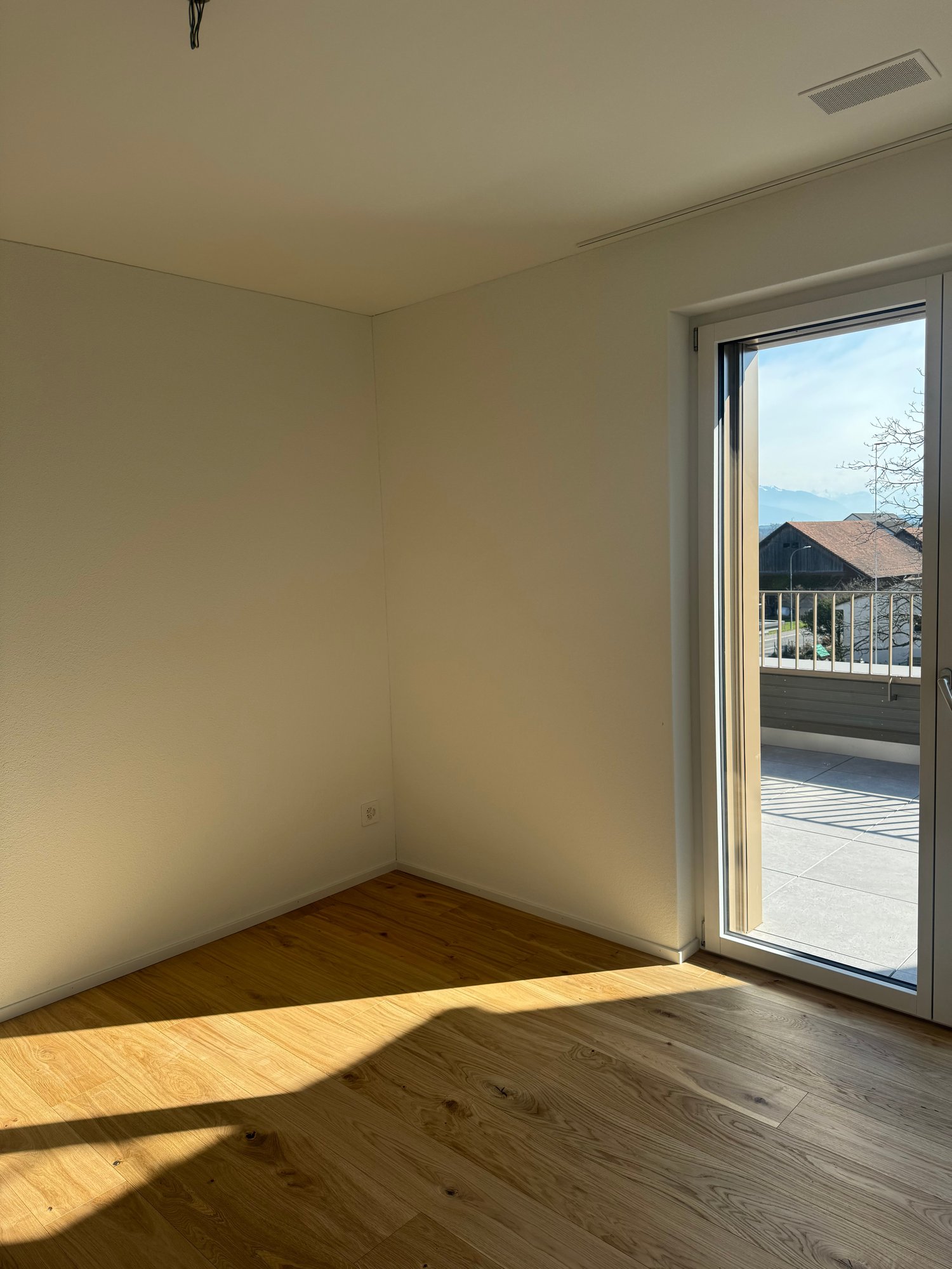 Erstbezug 4.5 Zimmer Attika-Wohnung in neuer Überbauung Roggächer Nord - Bild 6