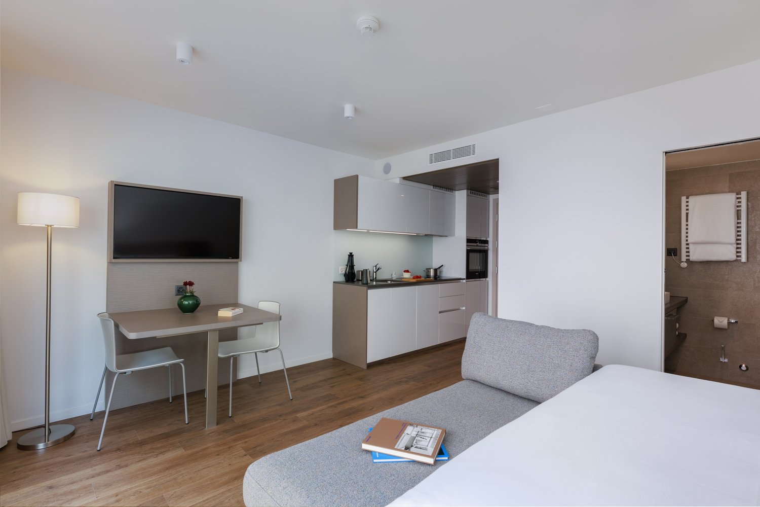 Base Standard Superior - Genève - Bild 3