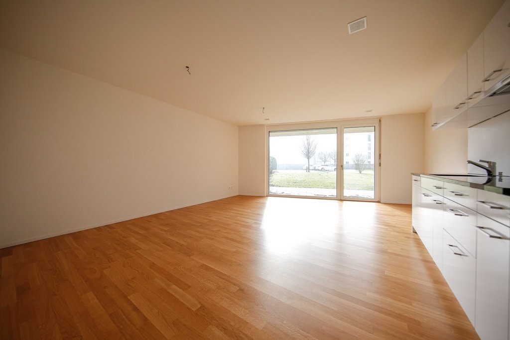 GEMÜTLICHE 4.5 ZIMMER-WOHNUNG MIT SITZPLATZ - Bild 2