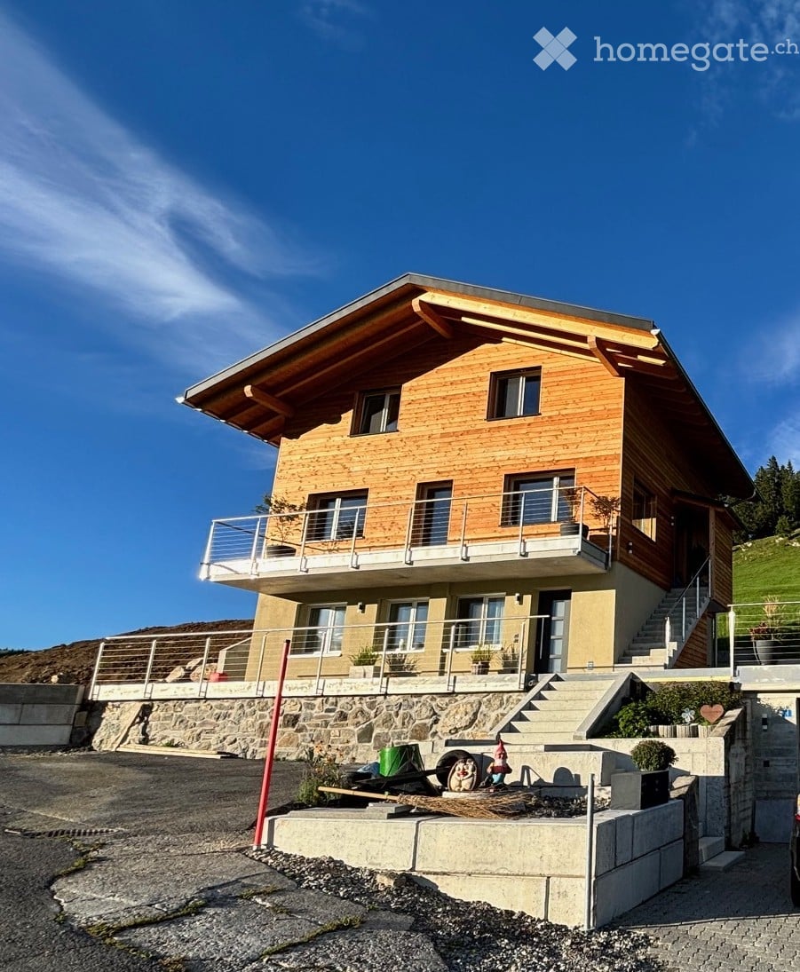Schöne, helle 3-Zimmer-Ferienwohnung zur Dauermiete im Chalet in Oberiberg - Bild 1
