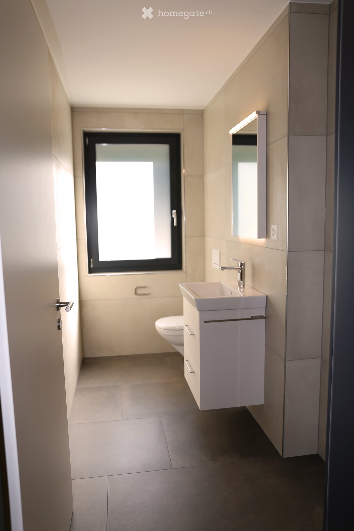 Grossflächige moderne Wohnung mit verglaster Terrasse - Bild 11