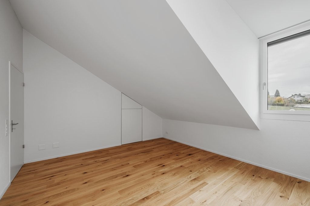 Moderne Neubau-Dachwohnung mit Loggia - Rebstockweg_7c_Whg_21_0005.jpg