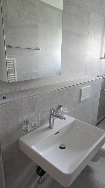 Neu renovieret 2 Zimmerwohnung - Bild 9