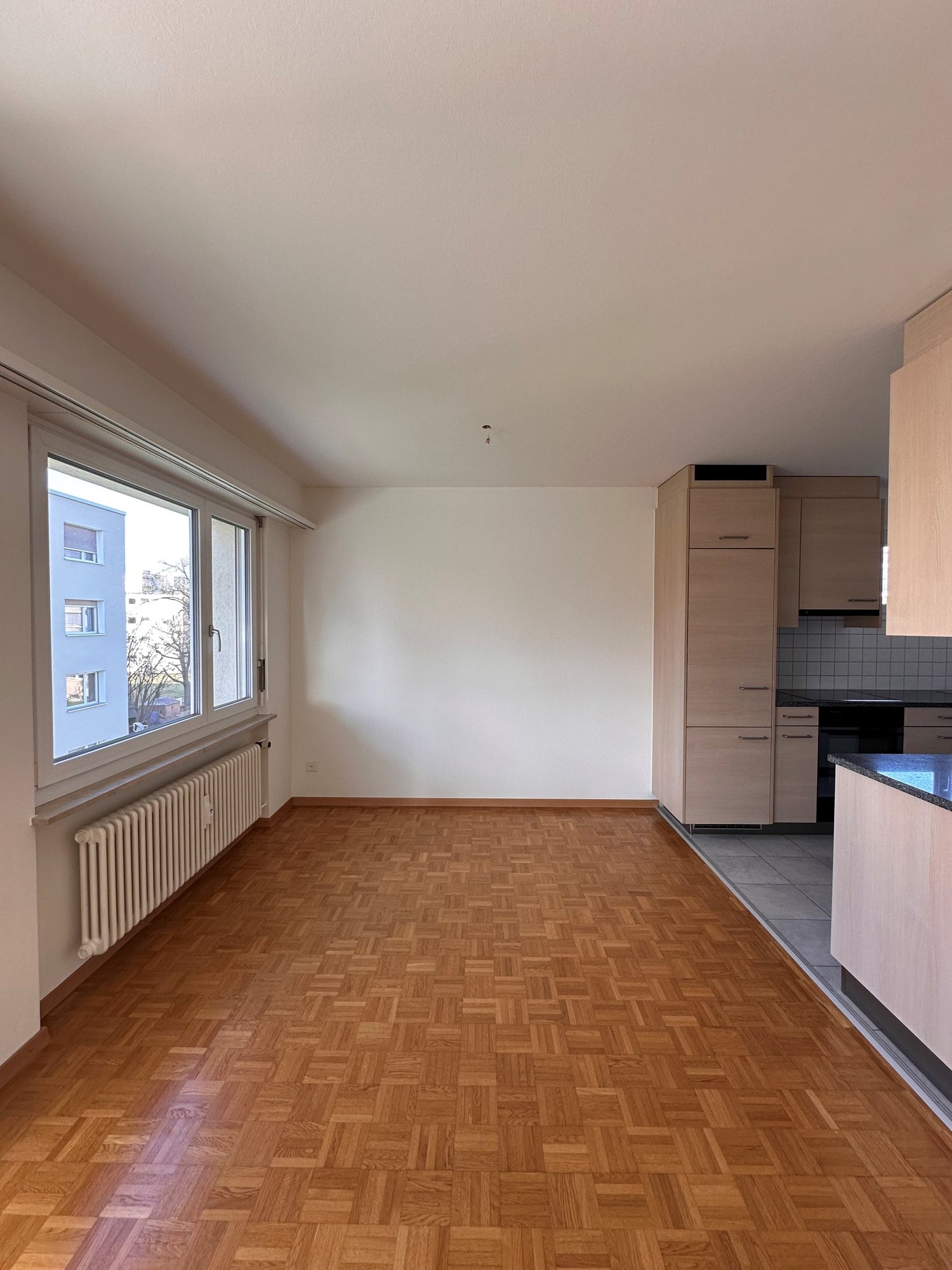 Sonnige 4,5 Zimmerwohnung mit Balkon - Bild 5