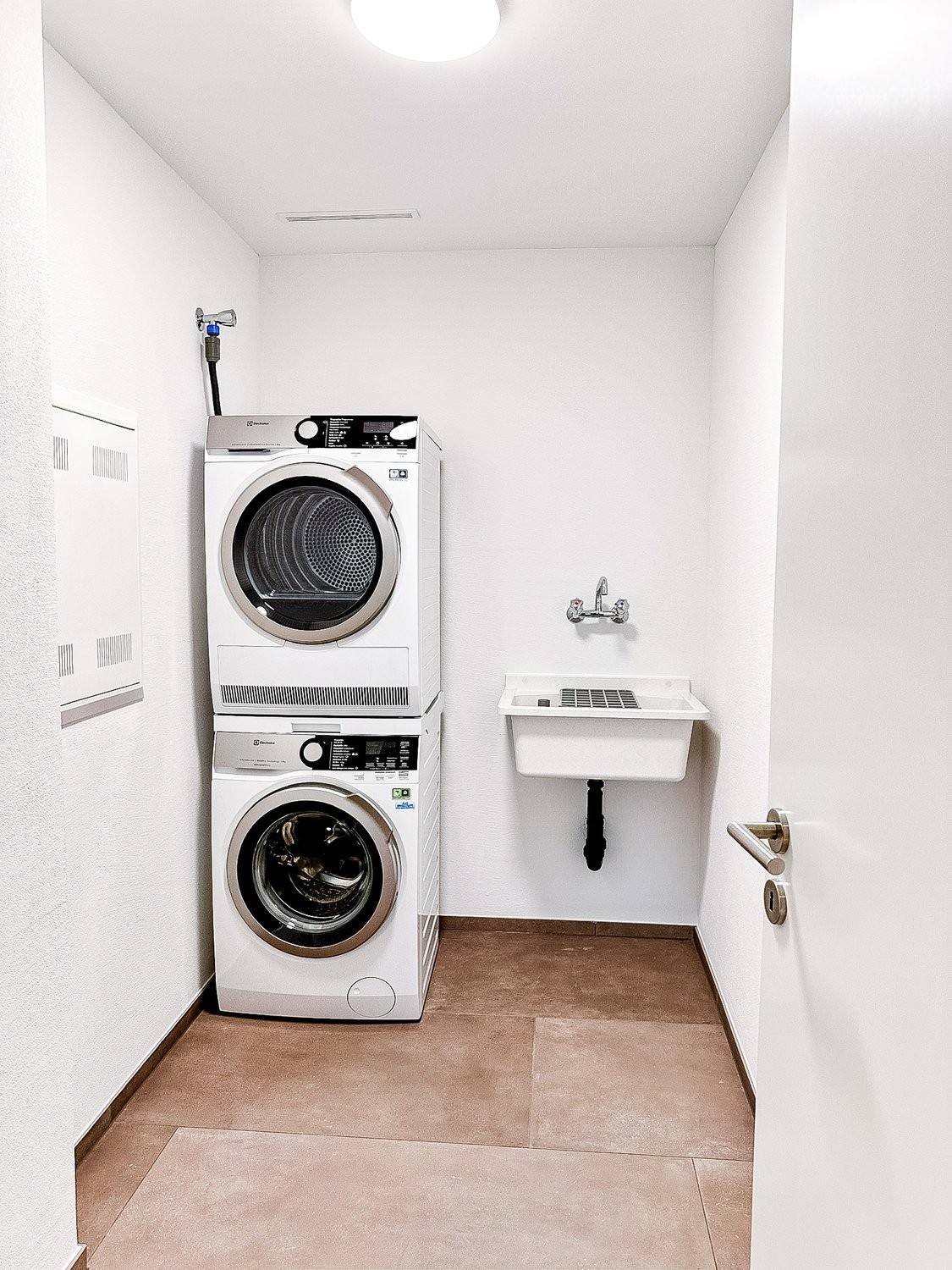 Attraktive 3½ Zimmerwohnung im steuergünstigen Bäch SZ - Reduit