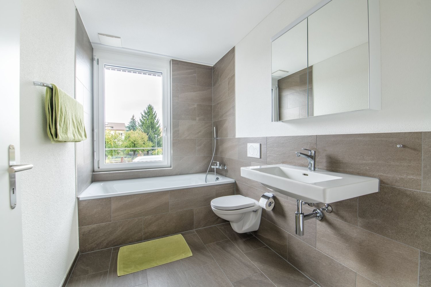 Wohn- & Wohlfühloase sucht neuen Mieter - Bad mit Badewanne