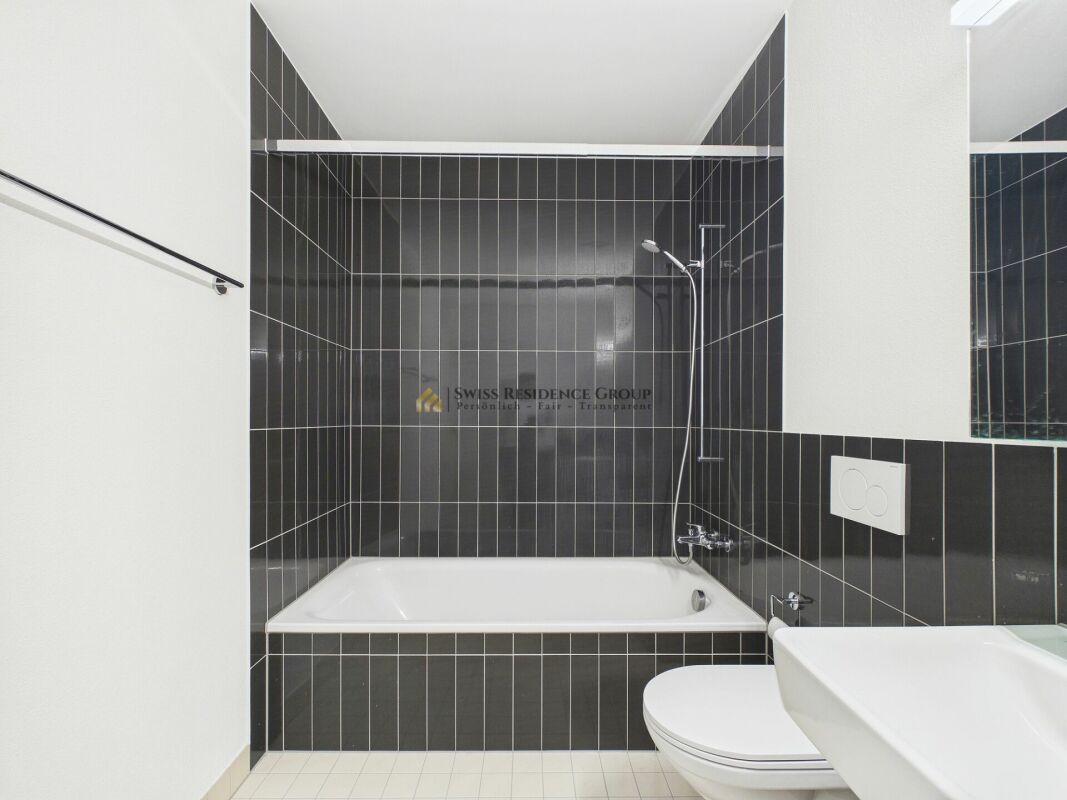 Elegante 3.5-Zimmer-Wohnung mit zwei Balkonen - lichtdurchflutet und stilvoll konzipiert - Bild 13