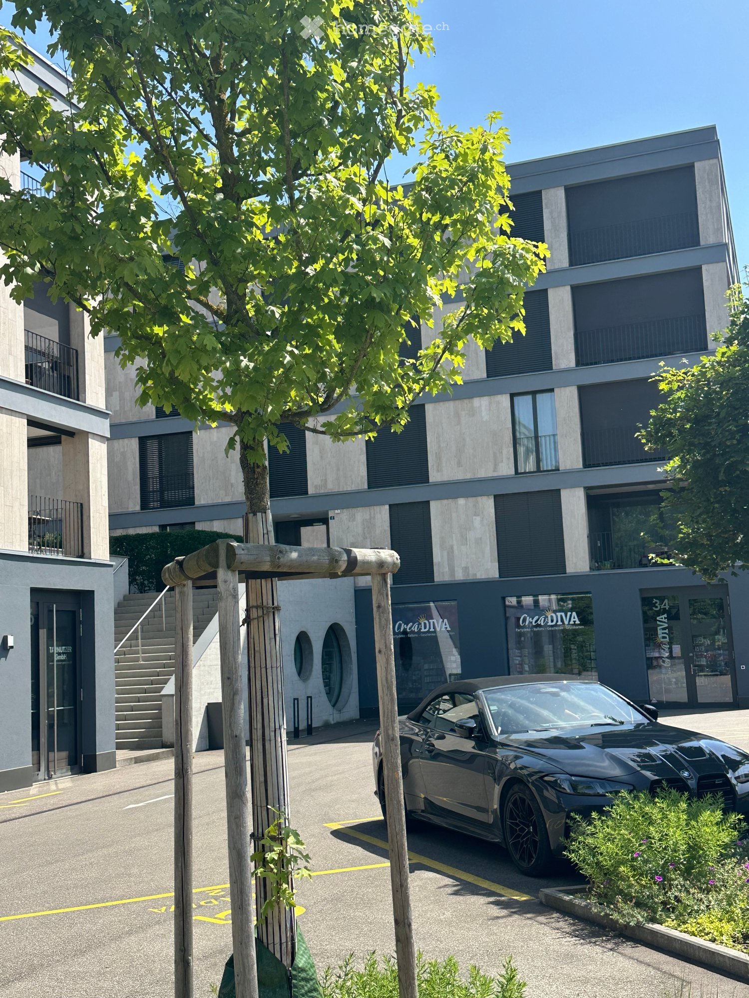 Moderne 3.5-Zimmer-Wohnung mit Balkon und schöner Aussicht in Bottmingen - Bild 1