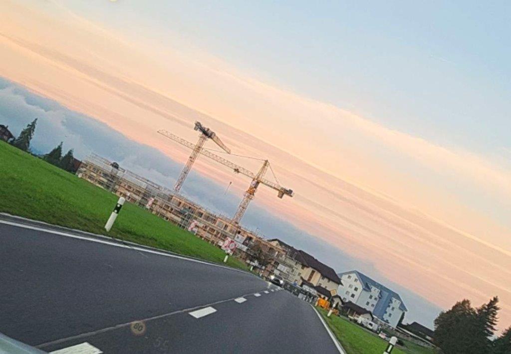 Exklusives Wohnerlebnis: Erstbezug-Attika mit traumhafter See- und Bergsicht und über dem Nebelmeer - Bild 3