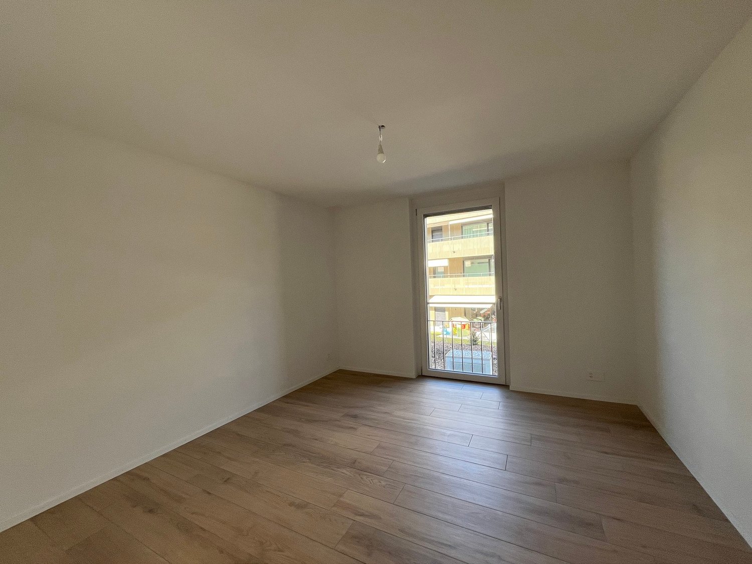 05642 - Appart. 4½ PCES - IMP. CHAMP-RIOND 14 - MATRAN - Bild 3