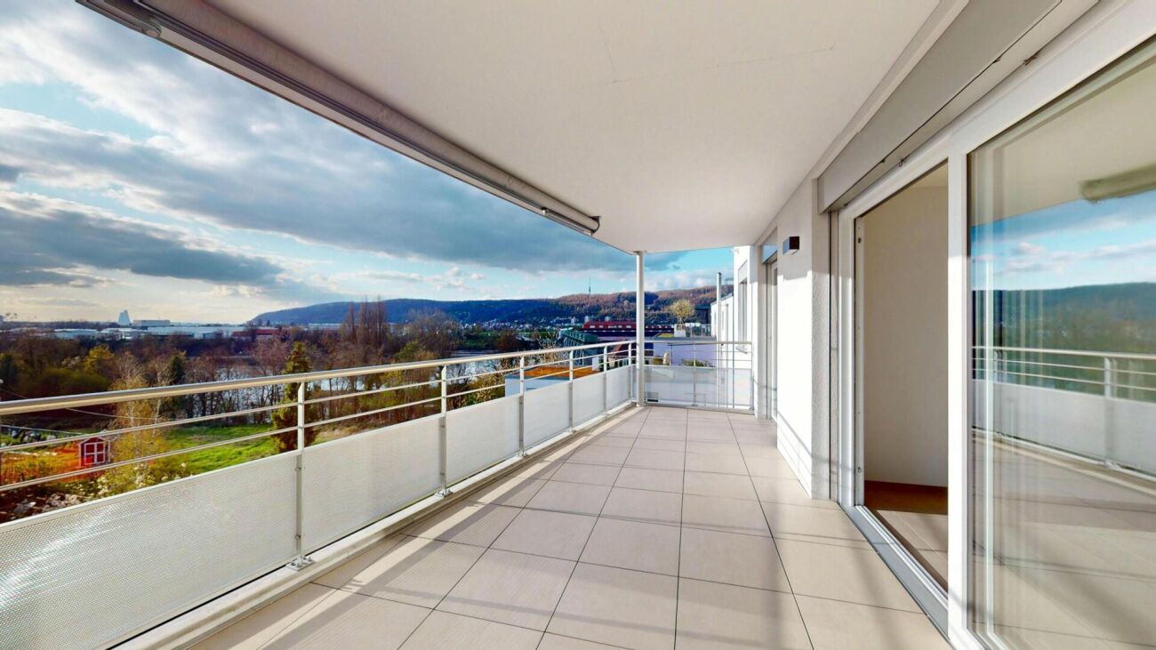 Moderne 4.5-Zimmerwohnung mit 21 m² Terrassenfläche - Bild 10