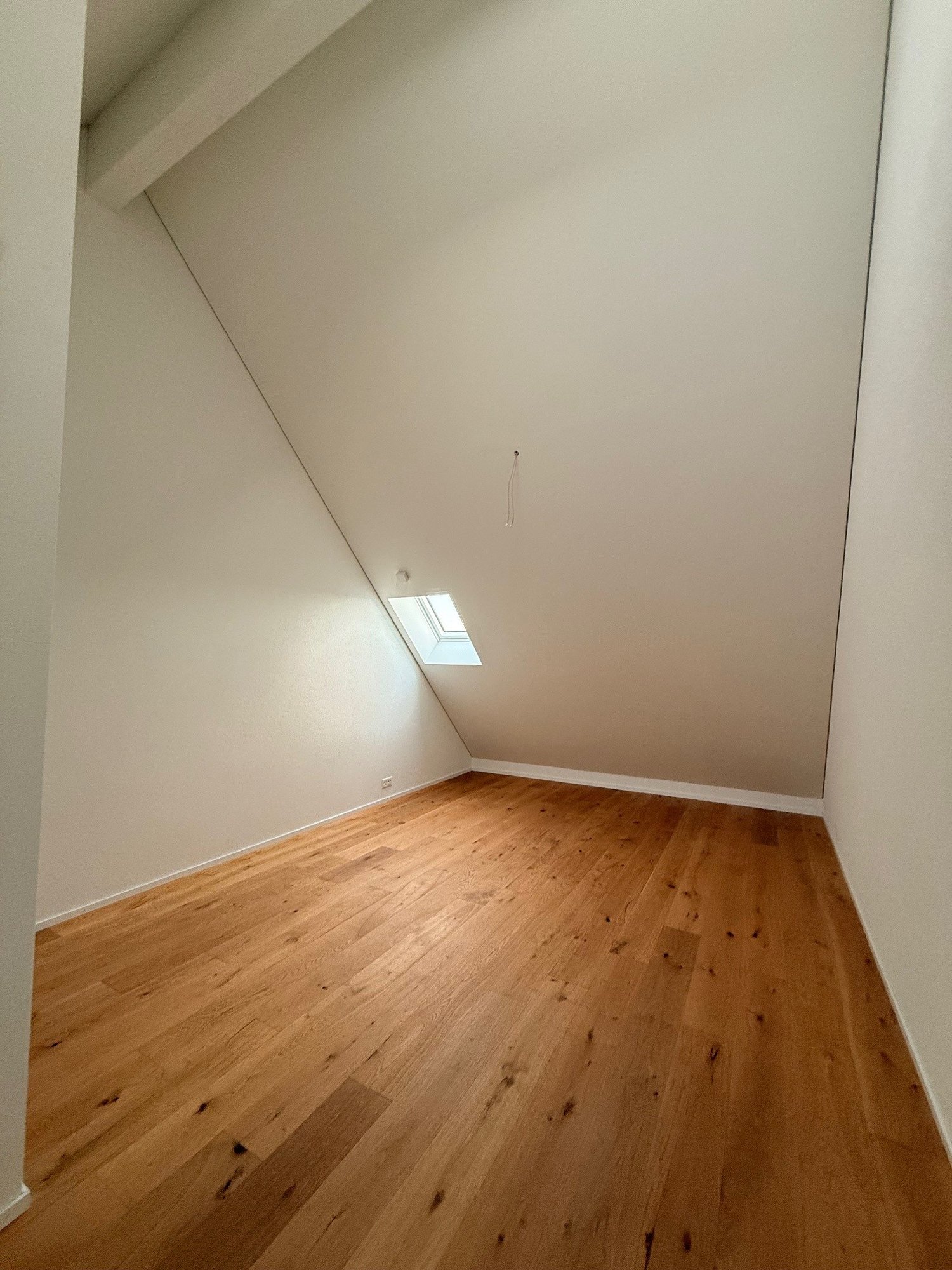 Viel Platz zum Wohlfühlen – 3.5 Zimmer im Dachgeschoss - Bild 5