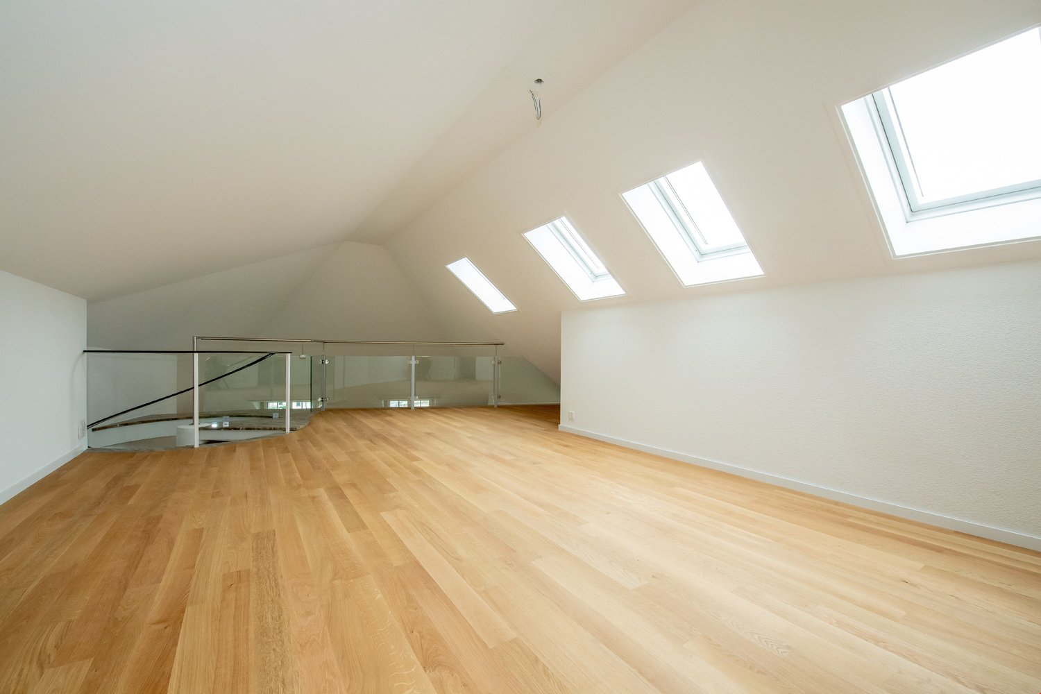 Exklusives Wohnen direkt an der Aare! Zu vermieten 3.5 Duplexwohnung - Bild 5