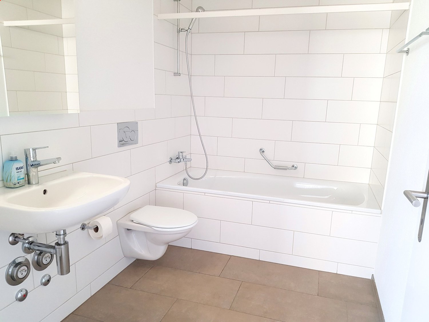 Moderne und helle 3.5-Zimmerwohnung mit grossem Balkon in Pieterlen - Bild 4