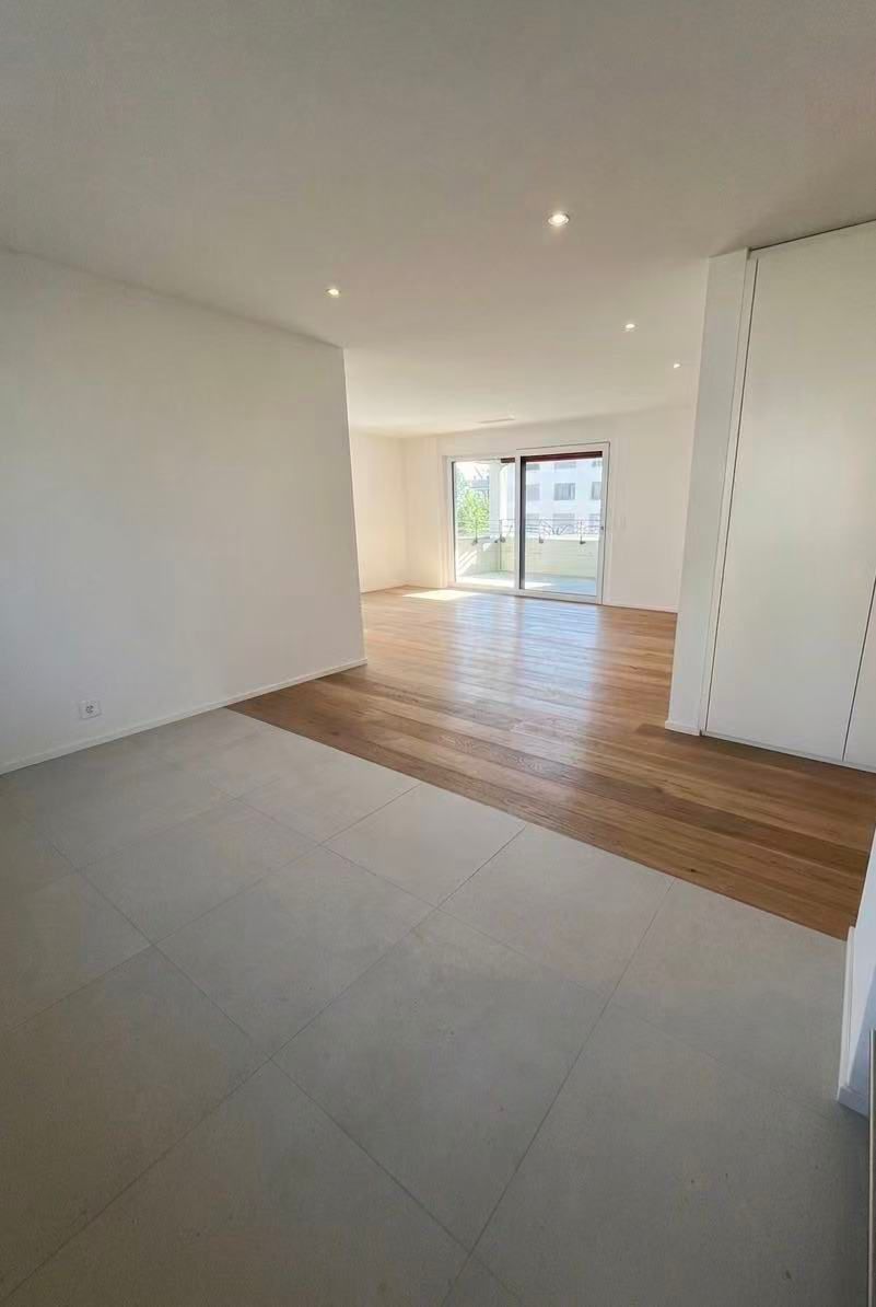 Moderne 3.5-Zimmer-Wohnung mit Balkon in Affoltern - Image 4