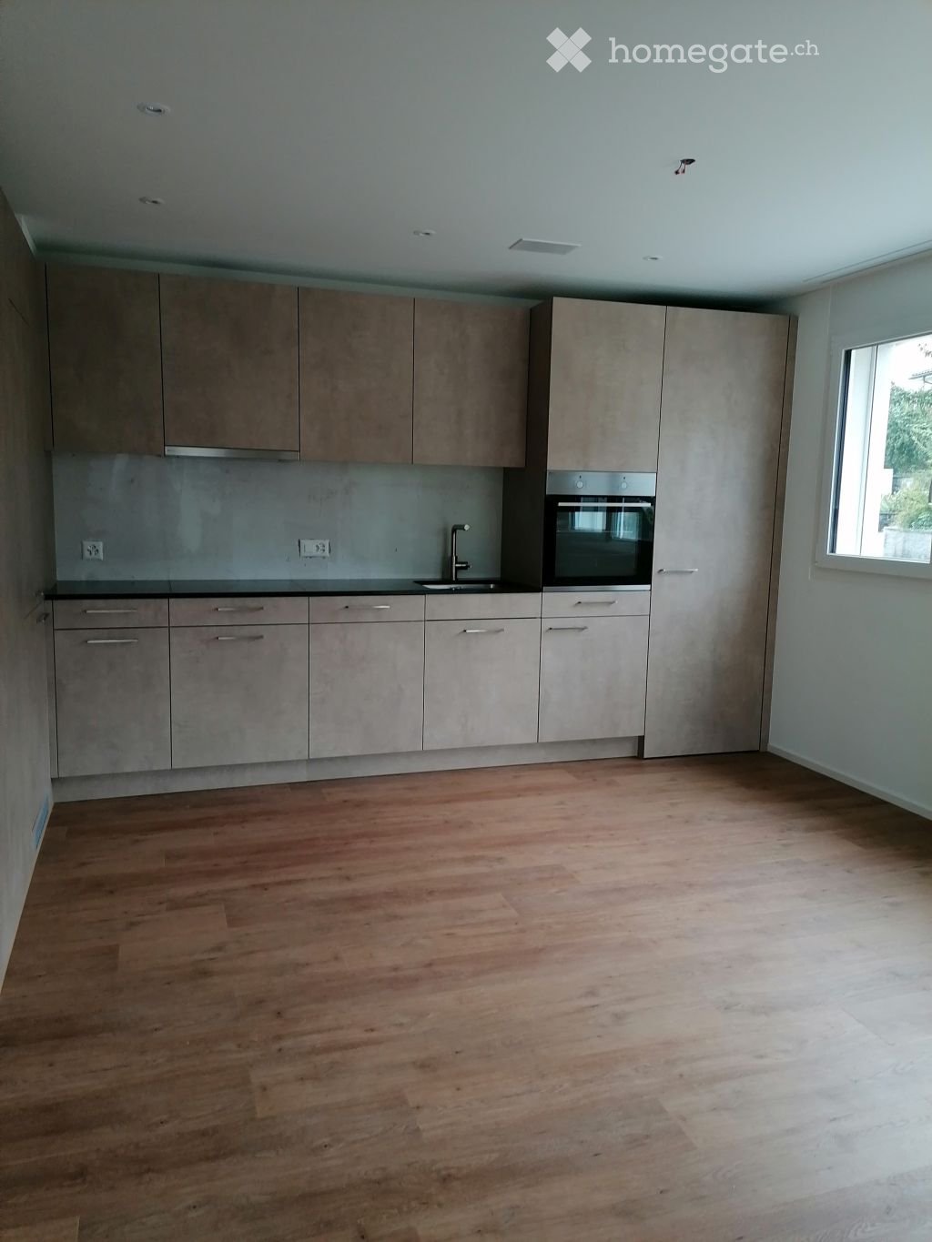 Moderne 2,5-Zimmer-Wohnung in Thürnen - Bild 2