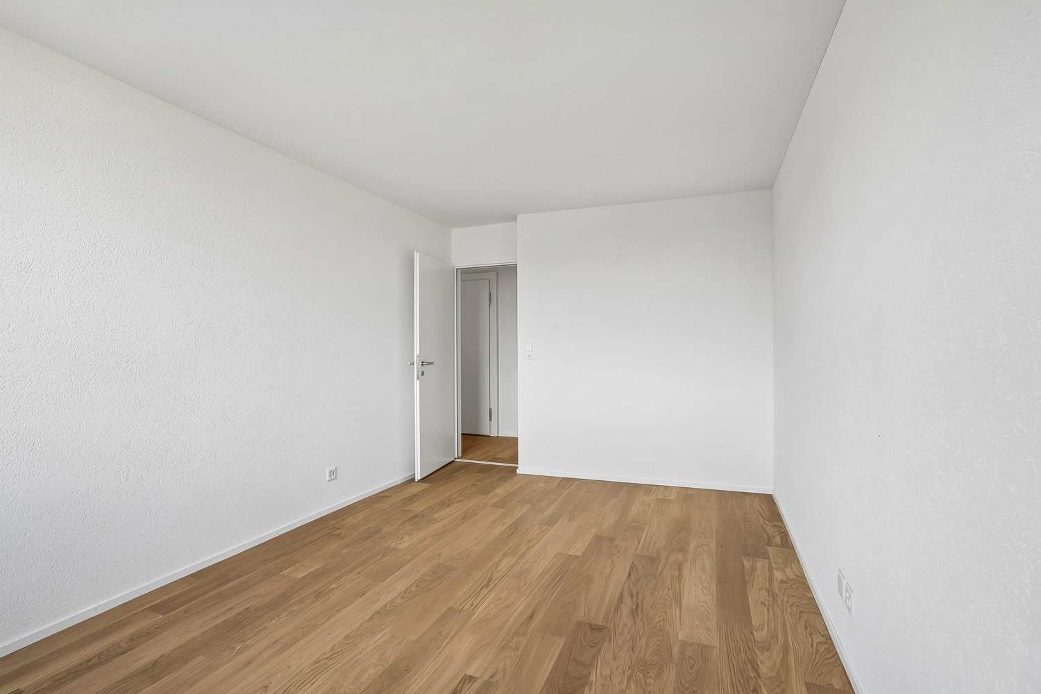 Exklusive Erstvermietung  Moderne 2.5 Zimmer Wohnungen mit Aussicht - Bild 3